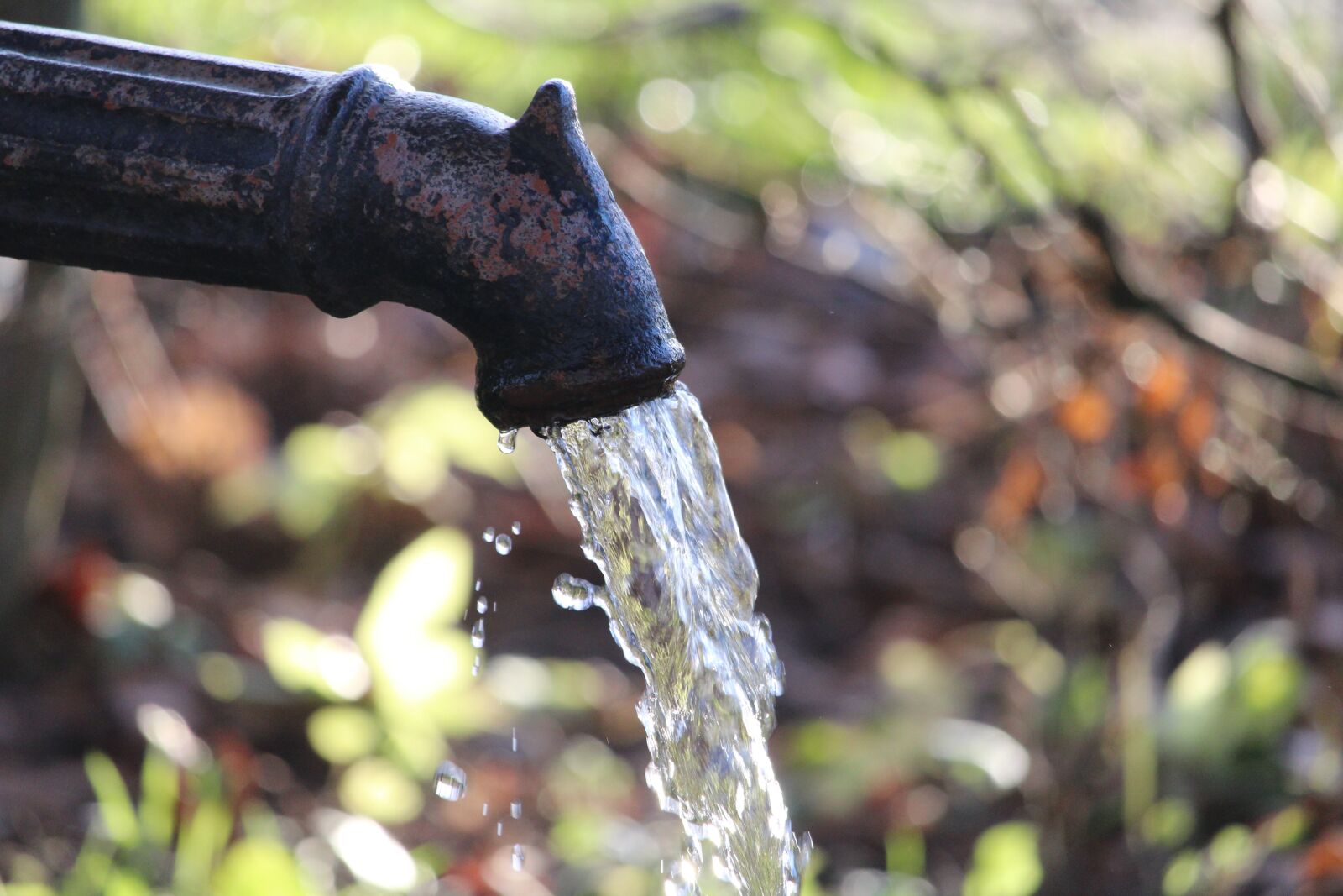 Canon EF-S 55-250mm F4-5.6 IS STM sample photo. Water, fountain, flow photography