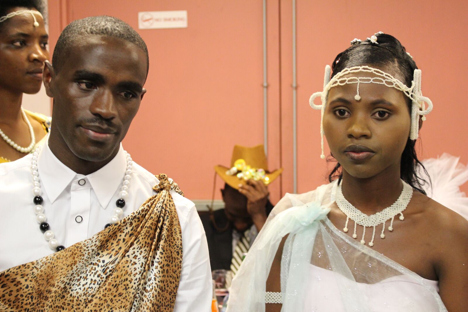 Canon EOS 100D (EOS Rebel SL1 / EOS Kiss X7) sample photo. Couple, wedding, black people photography
