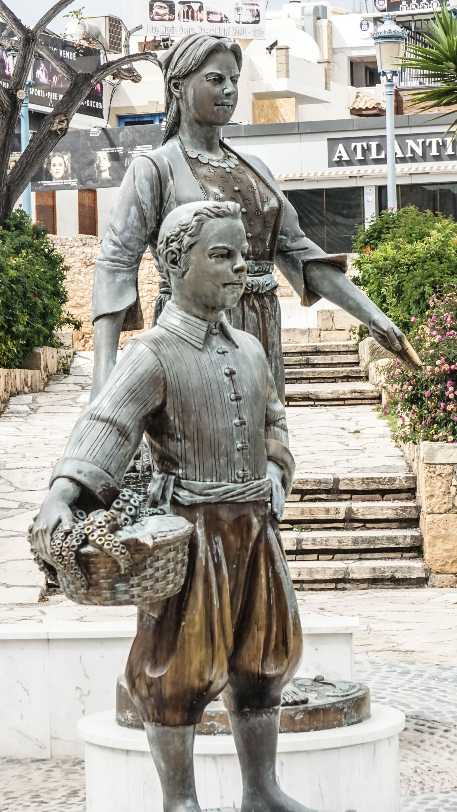 Sony a6000 + Sony Vario-Tessar T* E 16-70mm F4 ZA OSS sample photo. Monument, cyprus, architecture photography