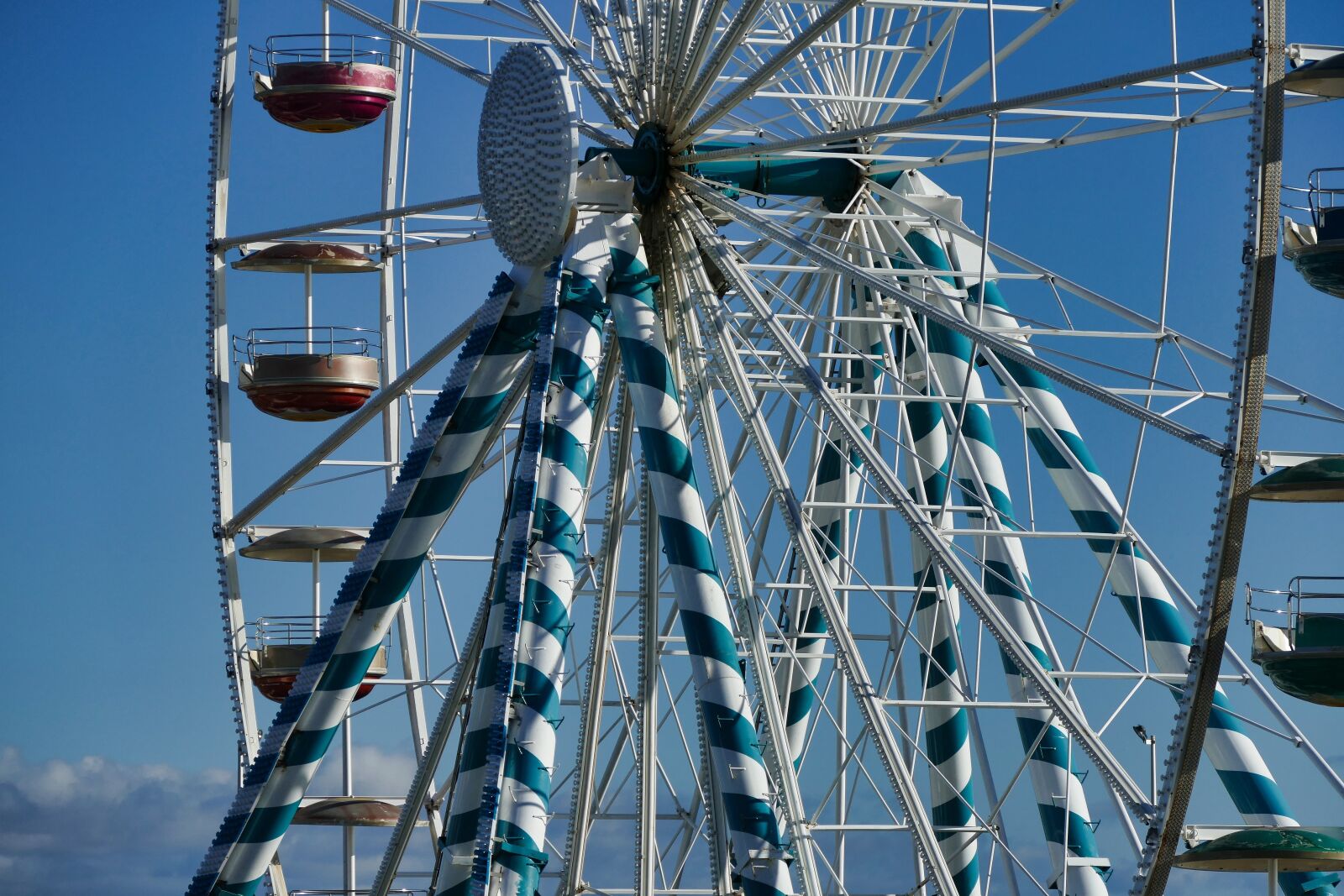 Panasonic Lumix DMC-FZ1000 sample photo. Ferris wheel, landmark, royan photography