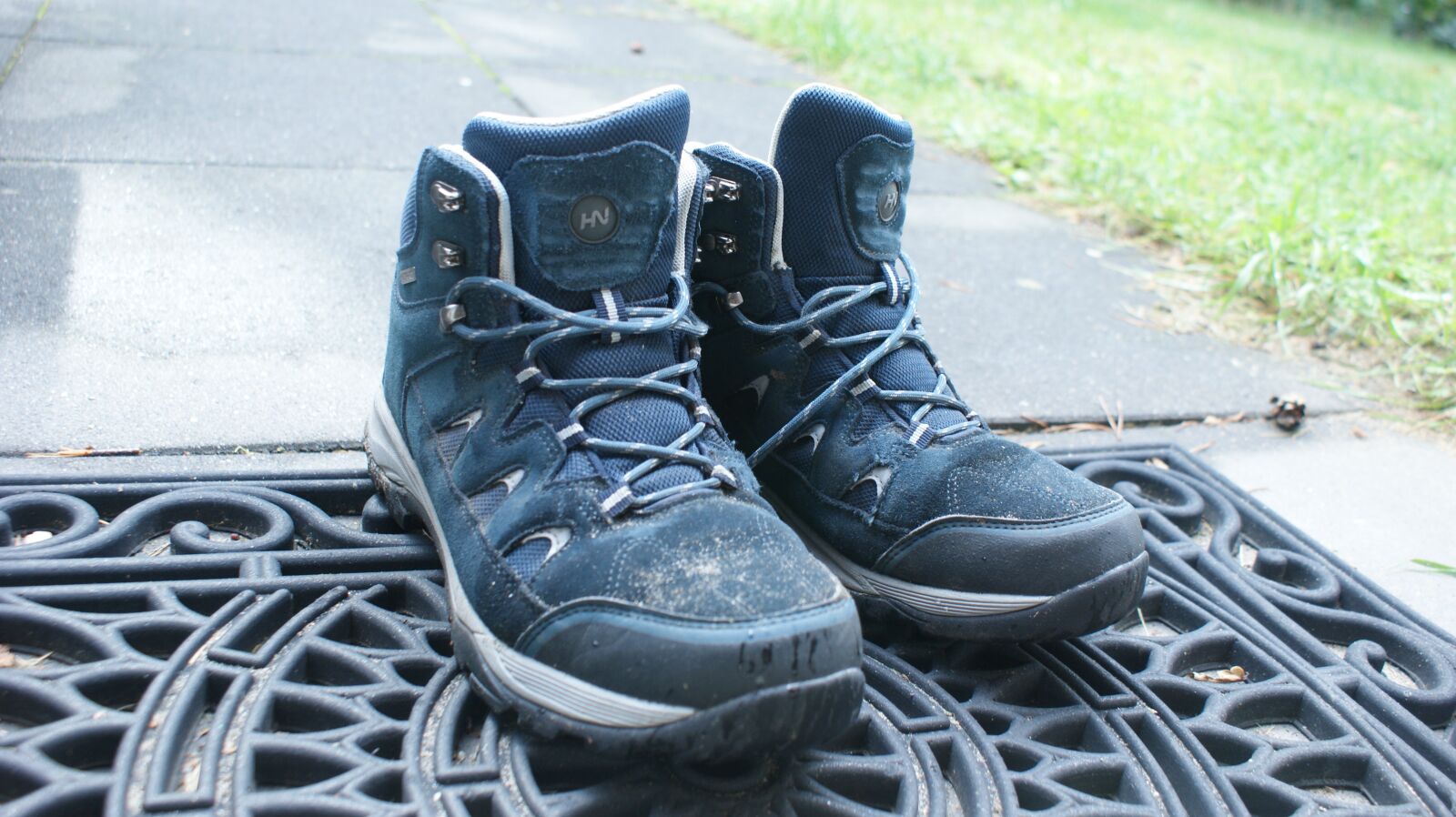 Sony Alpha DSLR-A350 sample photo. Hiking, walking shoes, laces photography