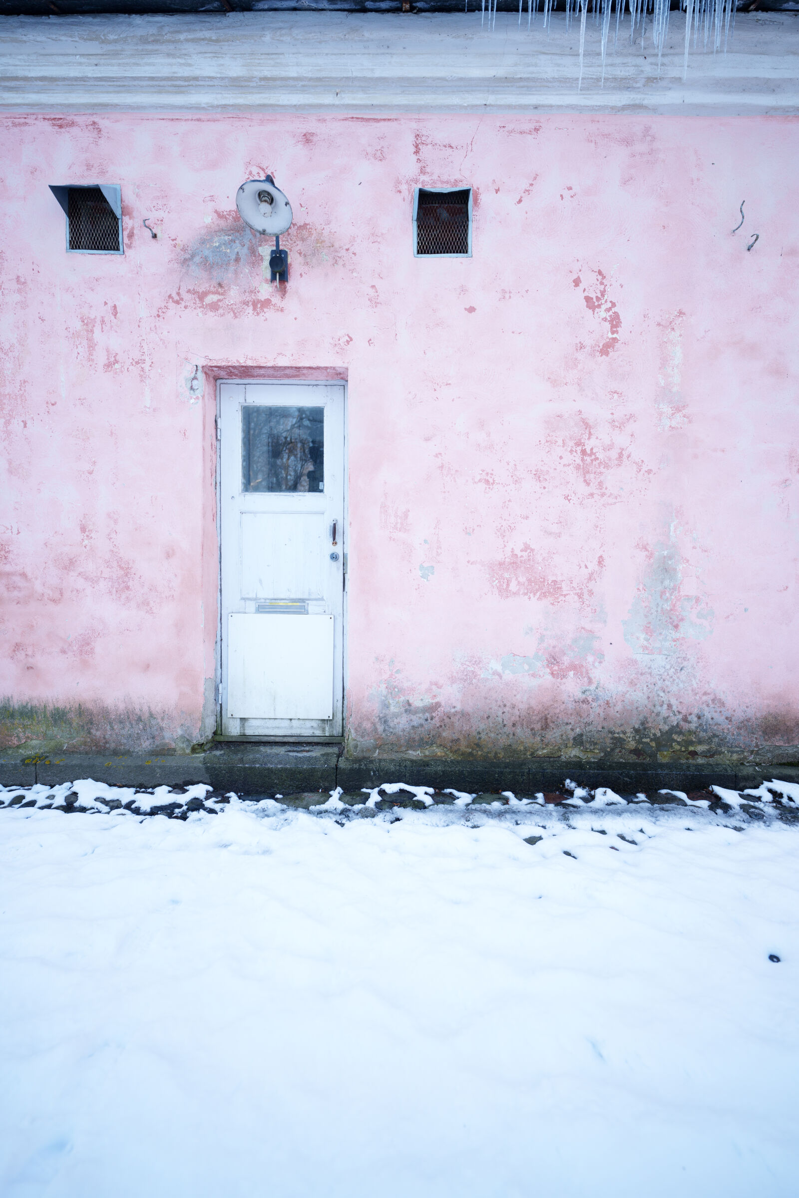 Sigma 14mm F1.4 DG DN sample photo. Pink building photography