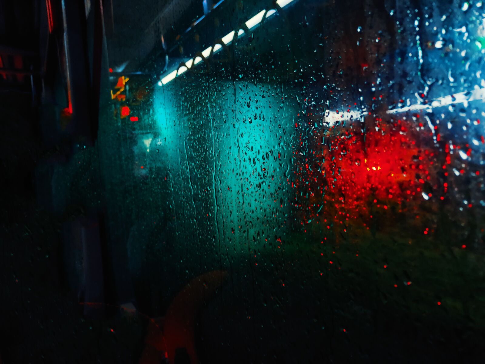 Realme 3 PRO sample photo. Earth hour, bus, atmosphere photography