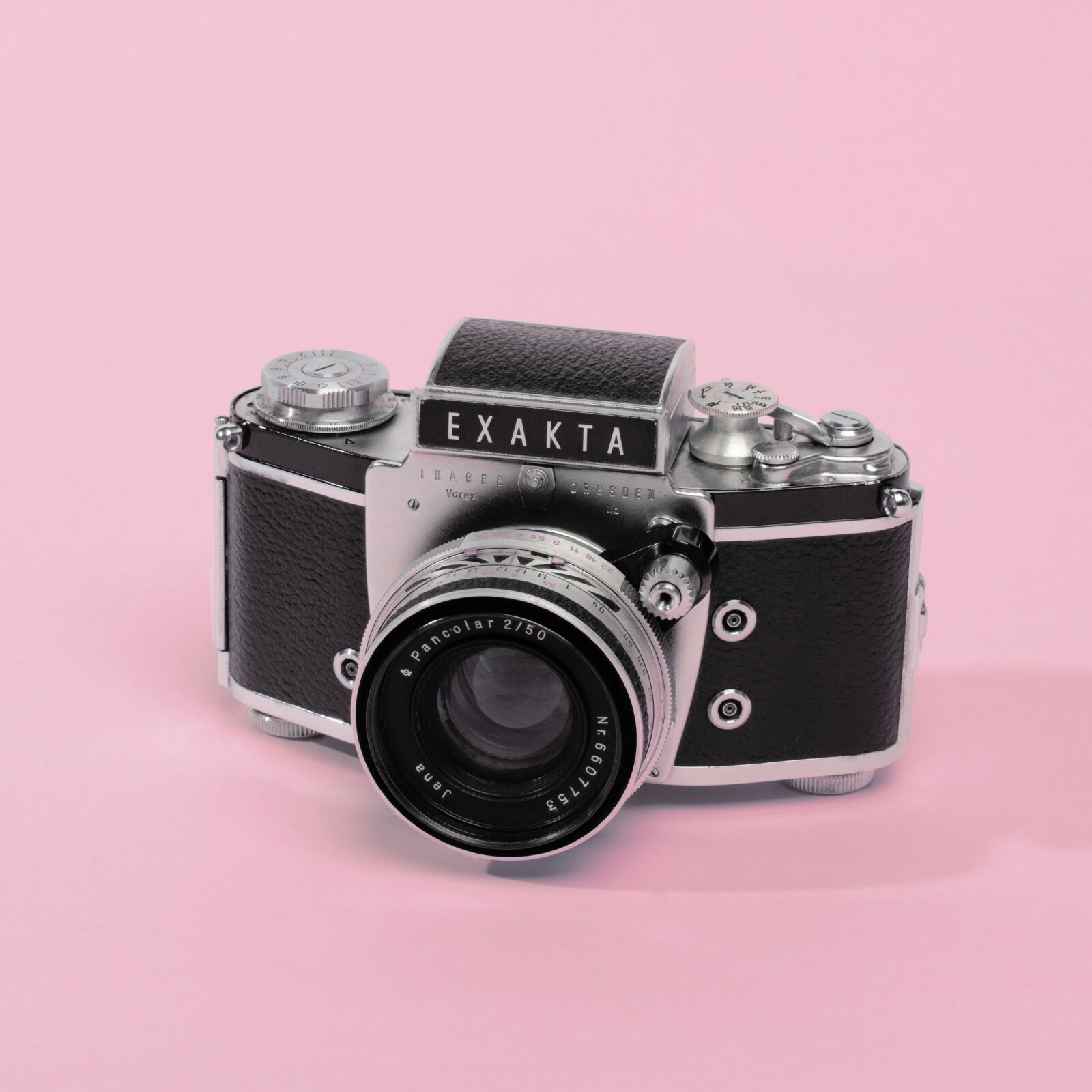 Nikon D7200 sample photo. Camera, product, pink photography