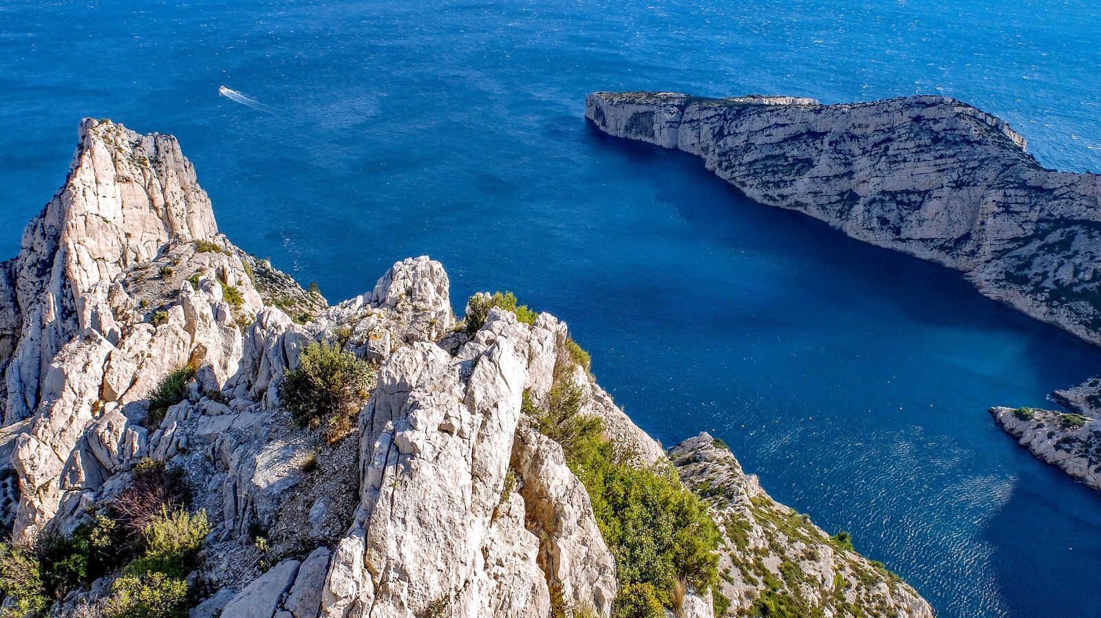 Fujifilm X30 sample photo. Calanque, marseille, sea photography
