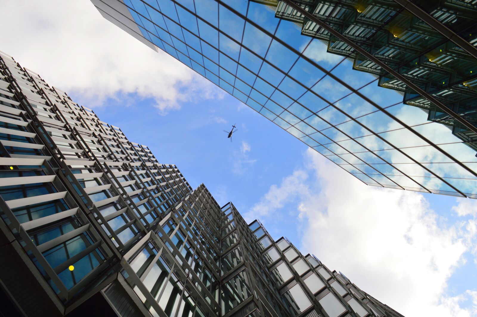 Nikon D3200 sample photo. London, helicopter, palaces photography