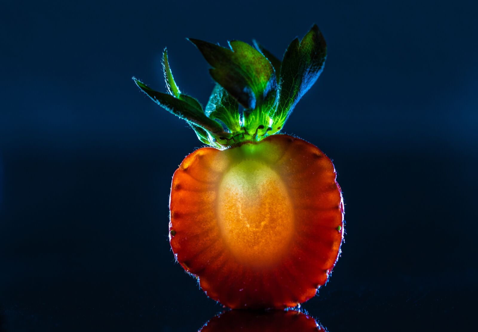 Canon EF 100mm F2.8L Macro IS USM sample photo. Strawberry, fraise, fruit photography