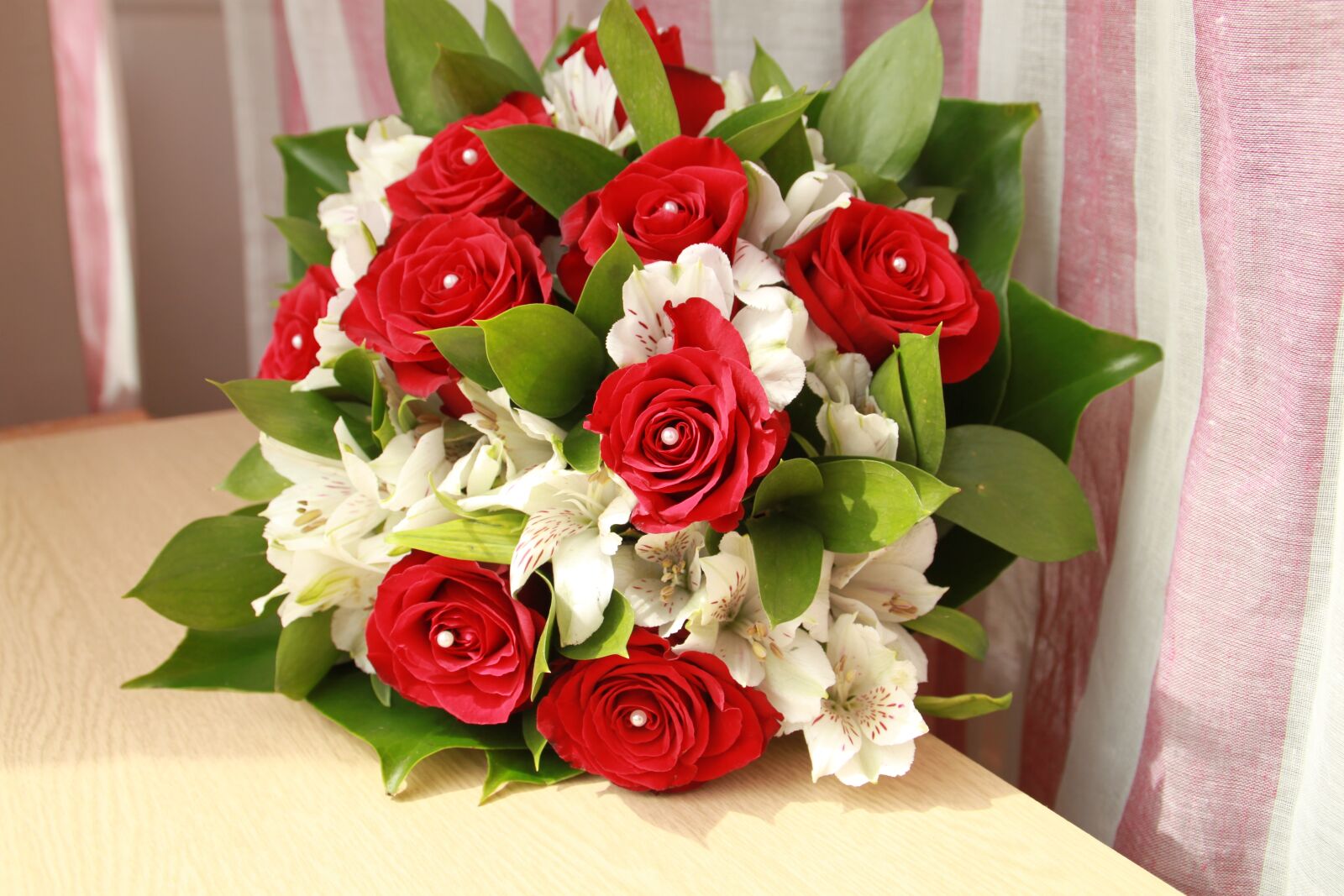 Canon EOS 500D (EOS Rebel T1i / EOS Kiss X3) sample photo. Flower, bouquet, bride photography