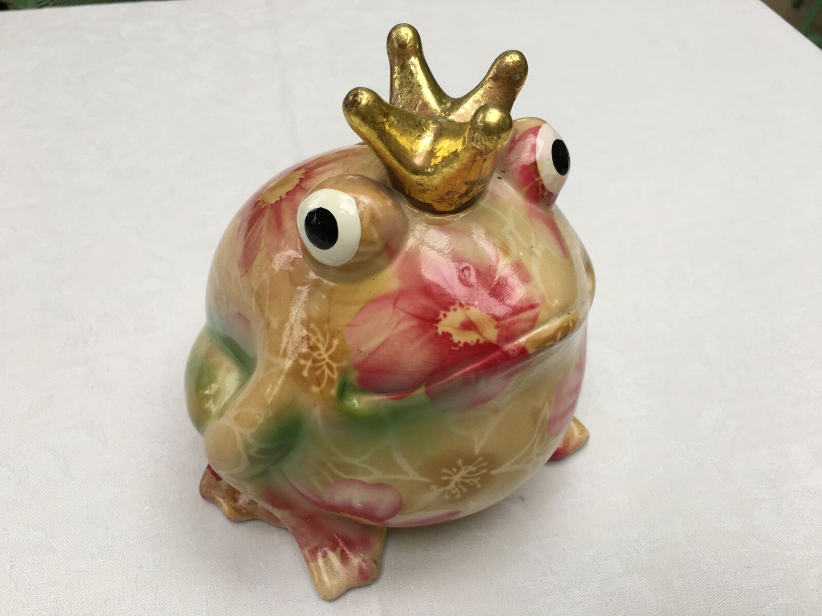 Apple iPhone 6s sample photo. Frog, prince, princess photography