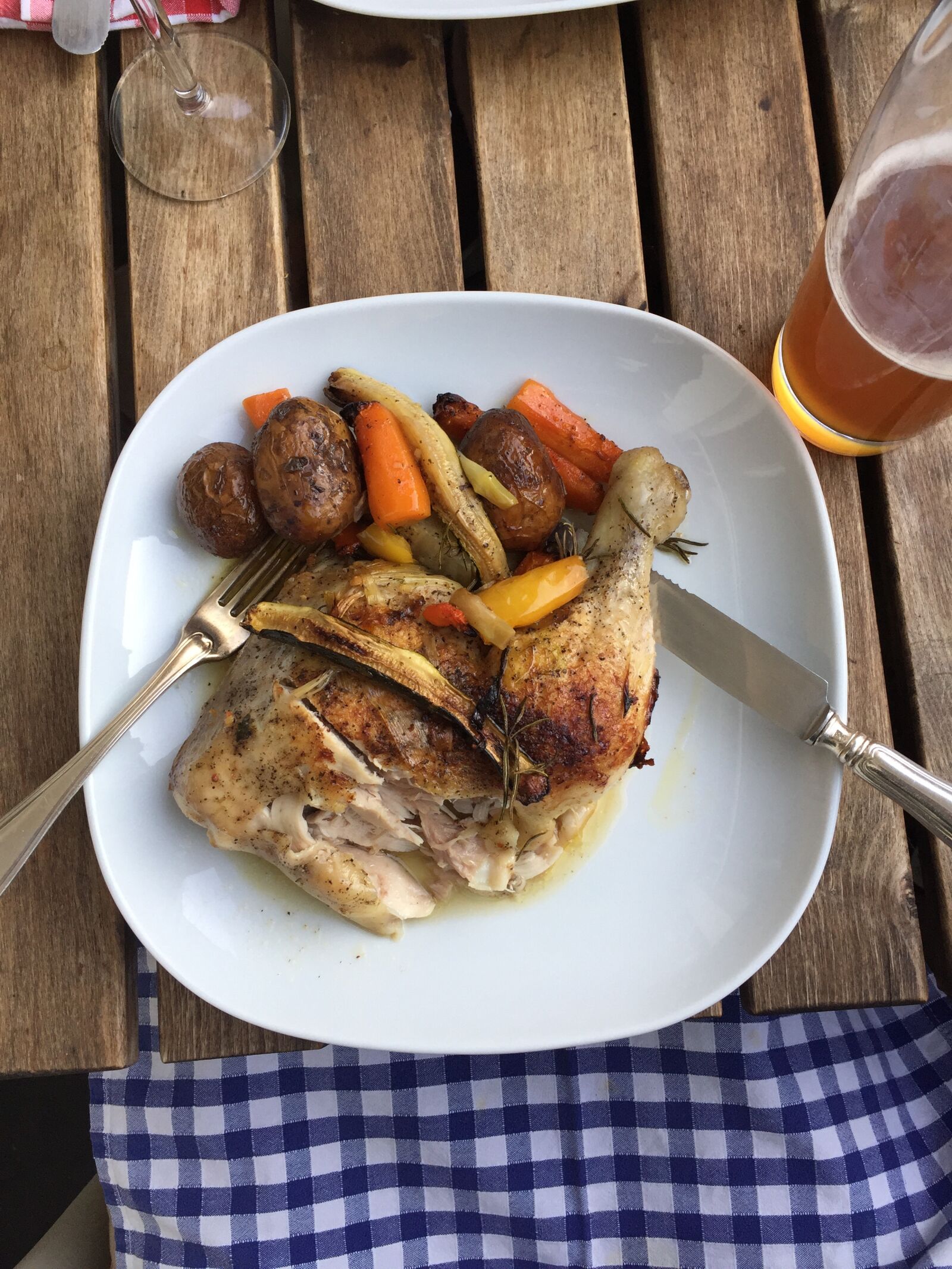 Apple iPhone 6 sample photo. Chicken, balcony, oktoberfest photography