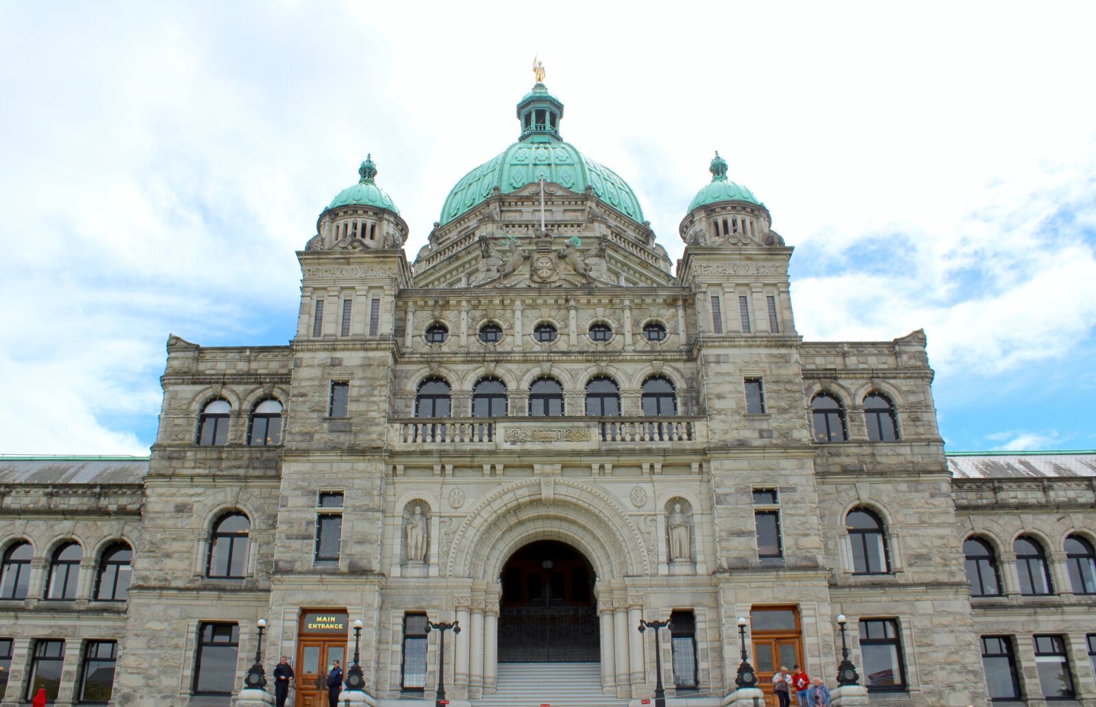Canon EOS 1200D (EOS Rebel T5 / EOS Kiss X70 / EOS Hi) sample photo. British columbia, legislation house photography