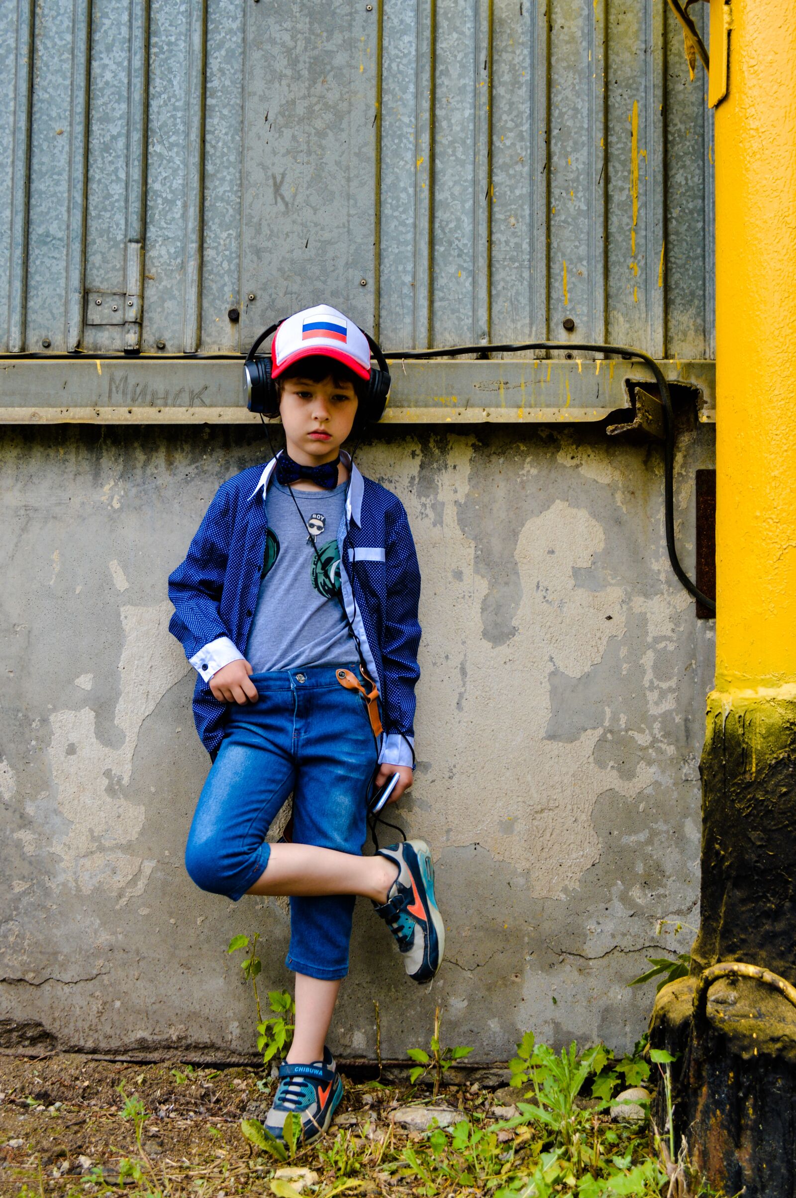 Nikon D3200 sample photo. Boy, listening to music photography