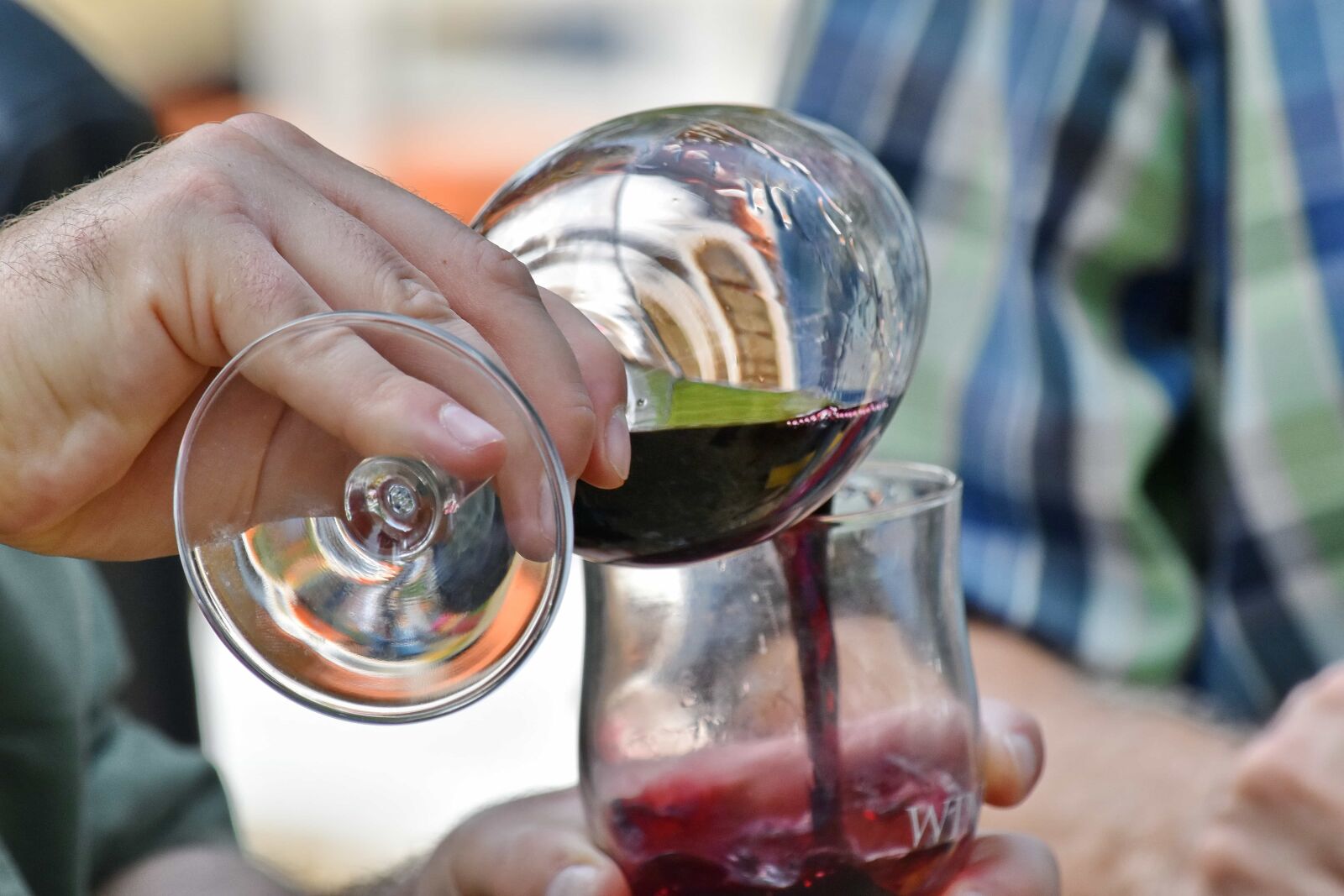 Nikon D5500 sample photo. Glasses, glassware, hand, red photography