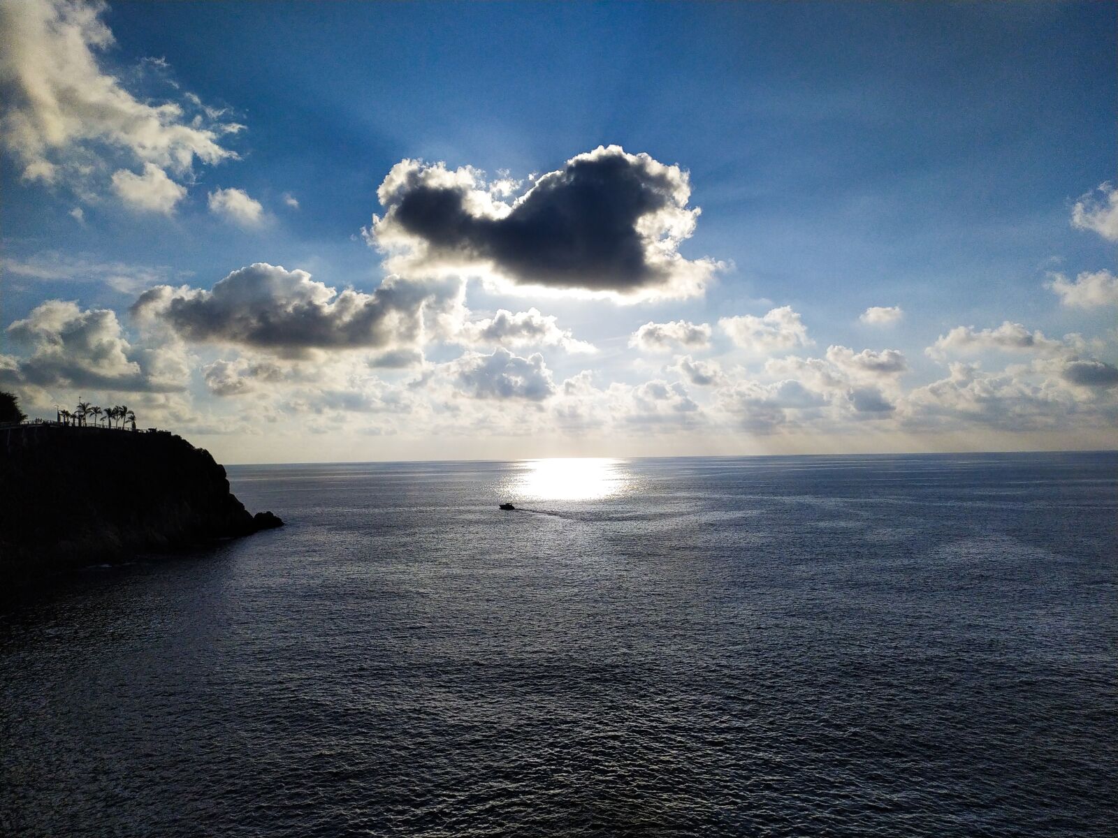 Xiaomi Redmi Note 7 sample photo. Sky, clouds, beach photography