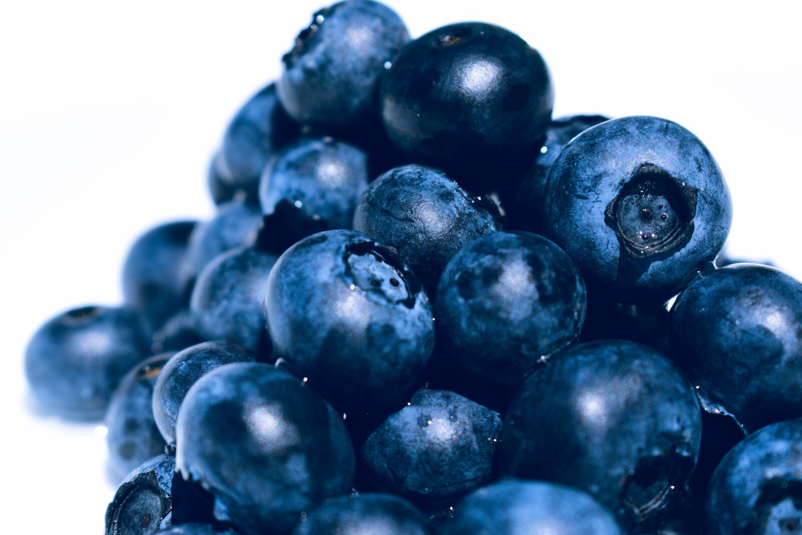 Nikon D5600 sample photo. Blueberries, stack, fresh photography