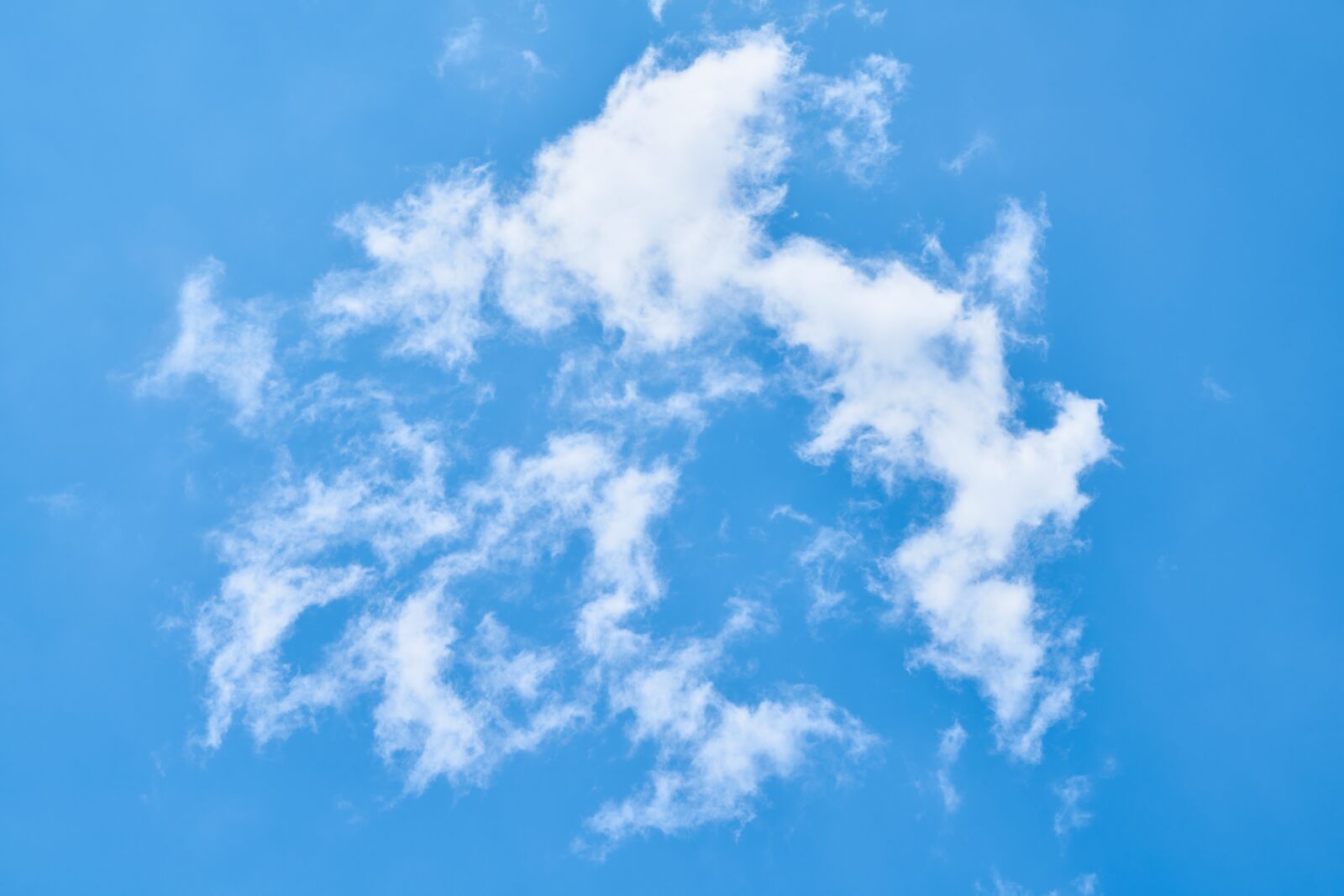 Sony FE 70-200mm F4 G OSS sample photo. Cloud, blue, horizon photography
