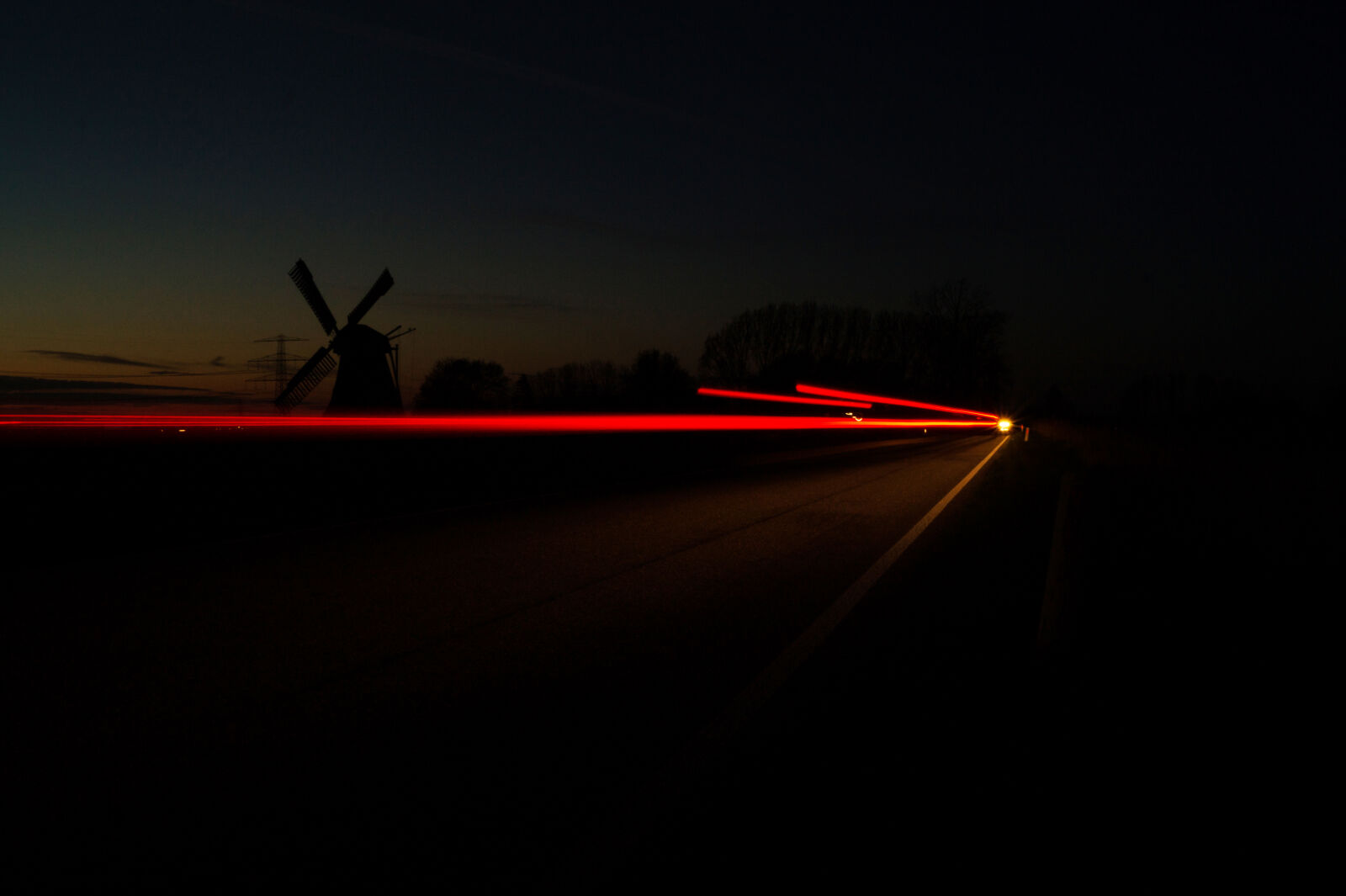 Sony DT 18-55mm F3.5-5.6 SAM II sample photo. Night, dark, long, exposure photography