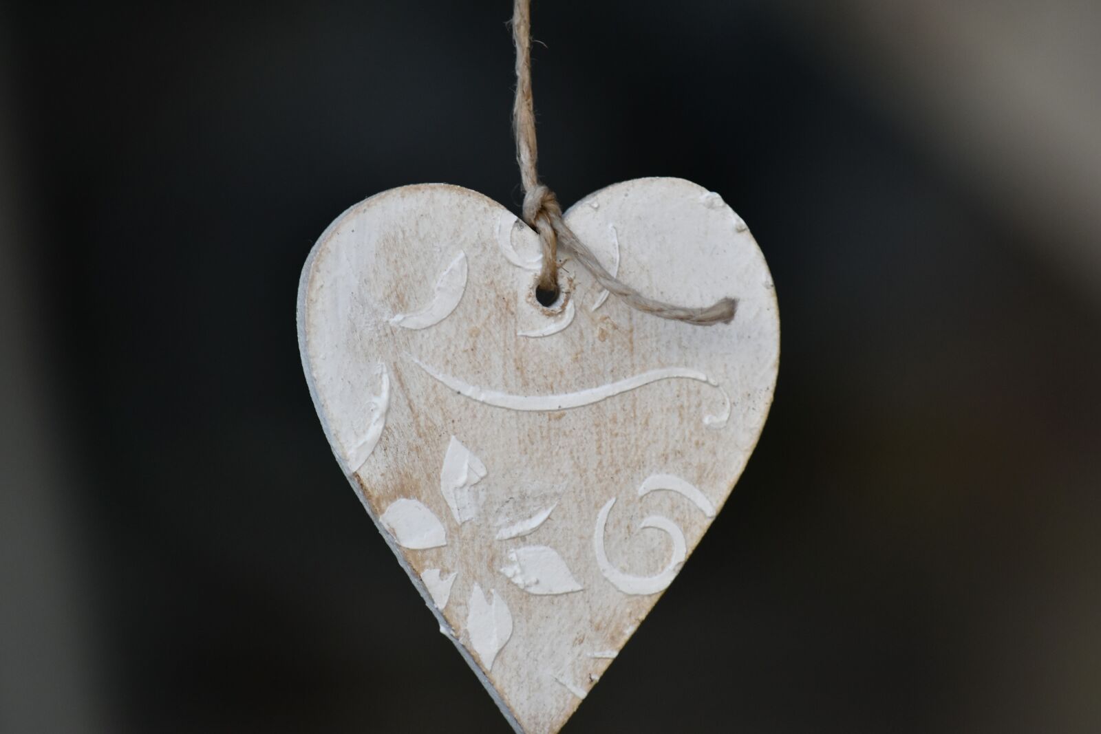 Nikon D5500 sample photo. Handmade, hanging, heart, love photography