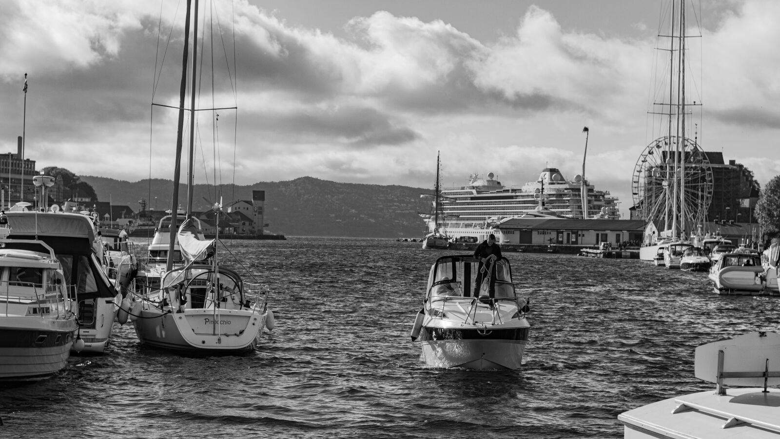 Canon EOS 80D + Canon EF 50mm F1.8 STM sample photo. Mountains, norway, port photography