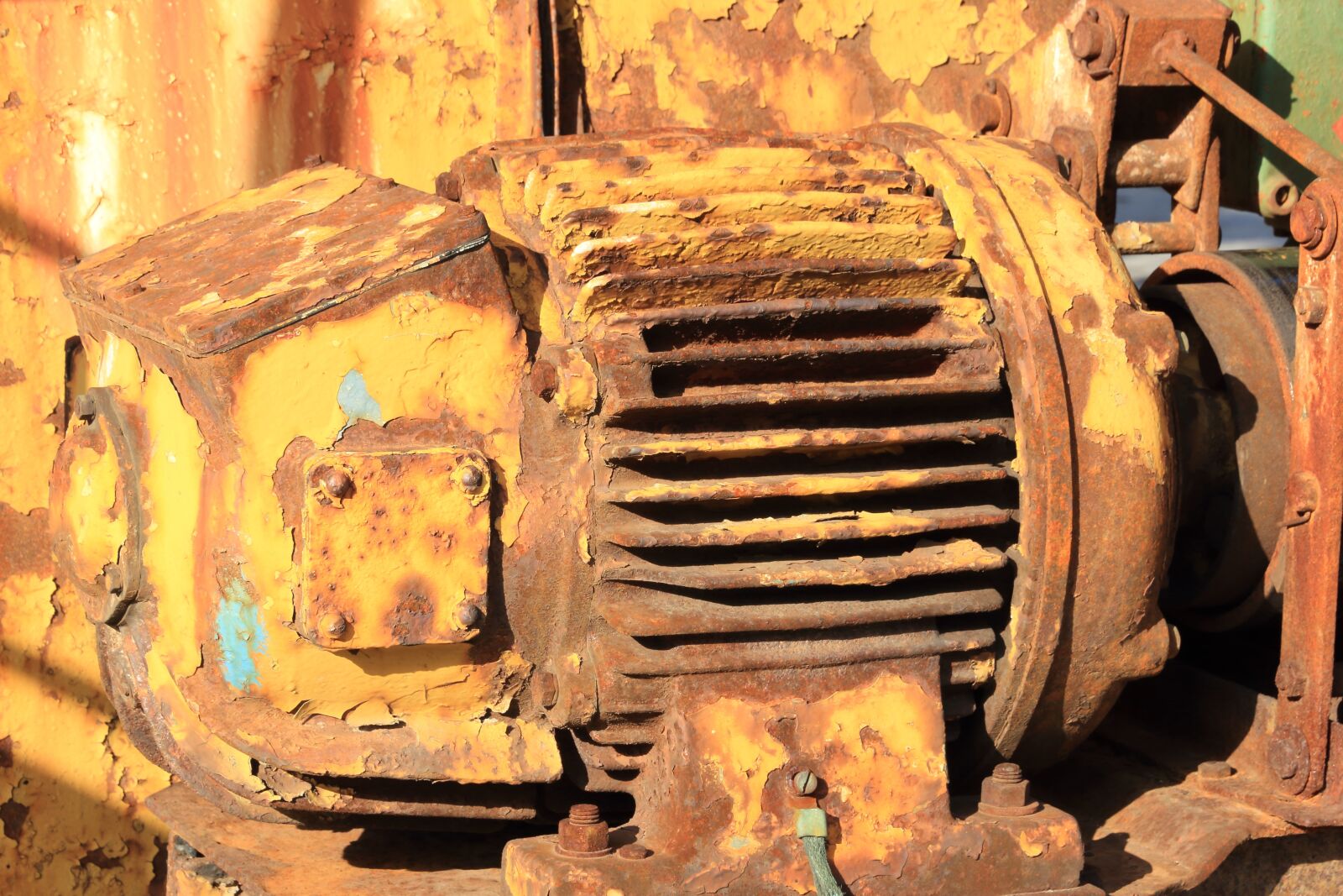 Canon EOS 550D (EOS Rebel T2i / EOS Kiss X4) sample photo. Croatia, bakar, industry photography
