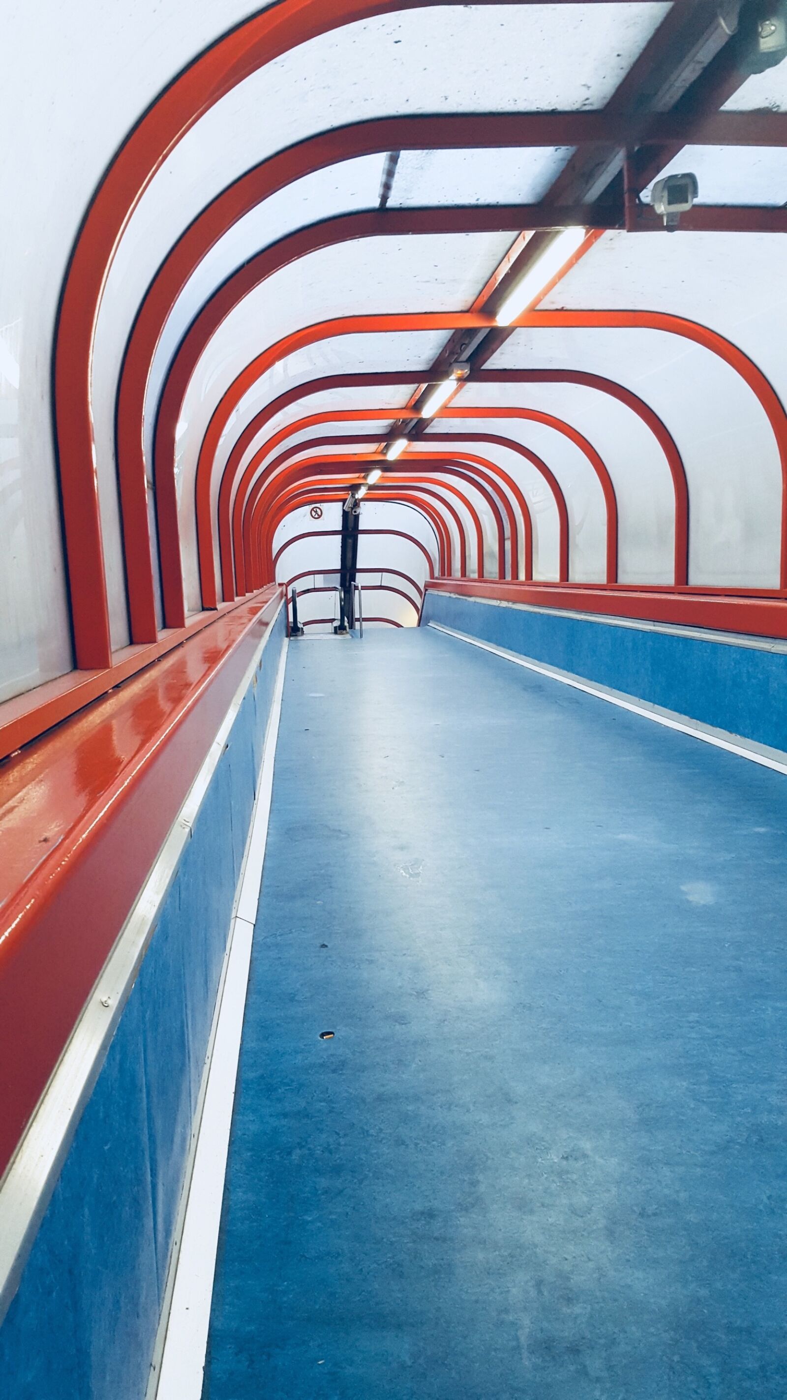 Samsung GALAXY S6 edge sample photo. Corridor, blue, place photography