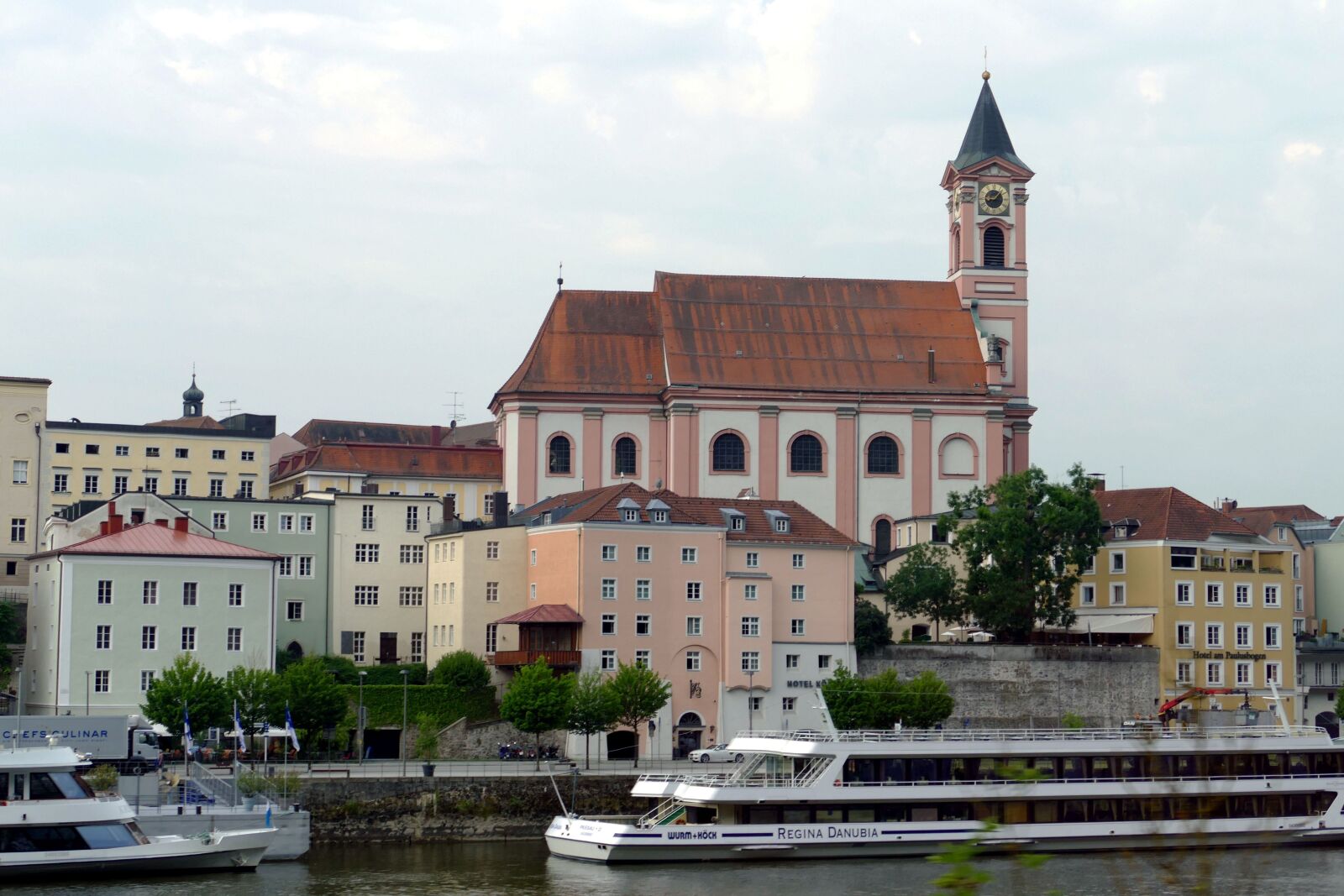 Panasonic Lumix DMC-FZ1000 sample photo. Passau, bavaria, historic center photography