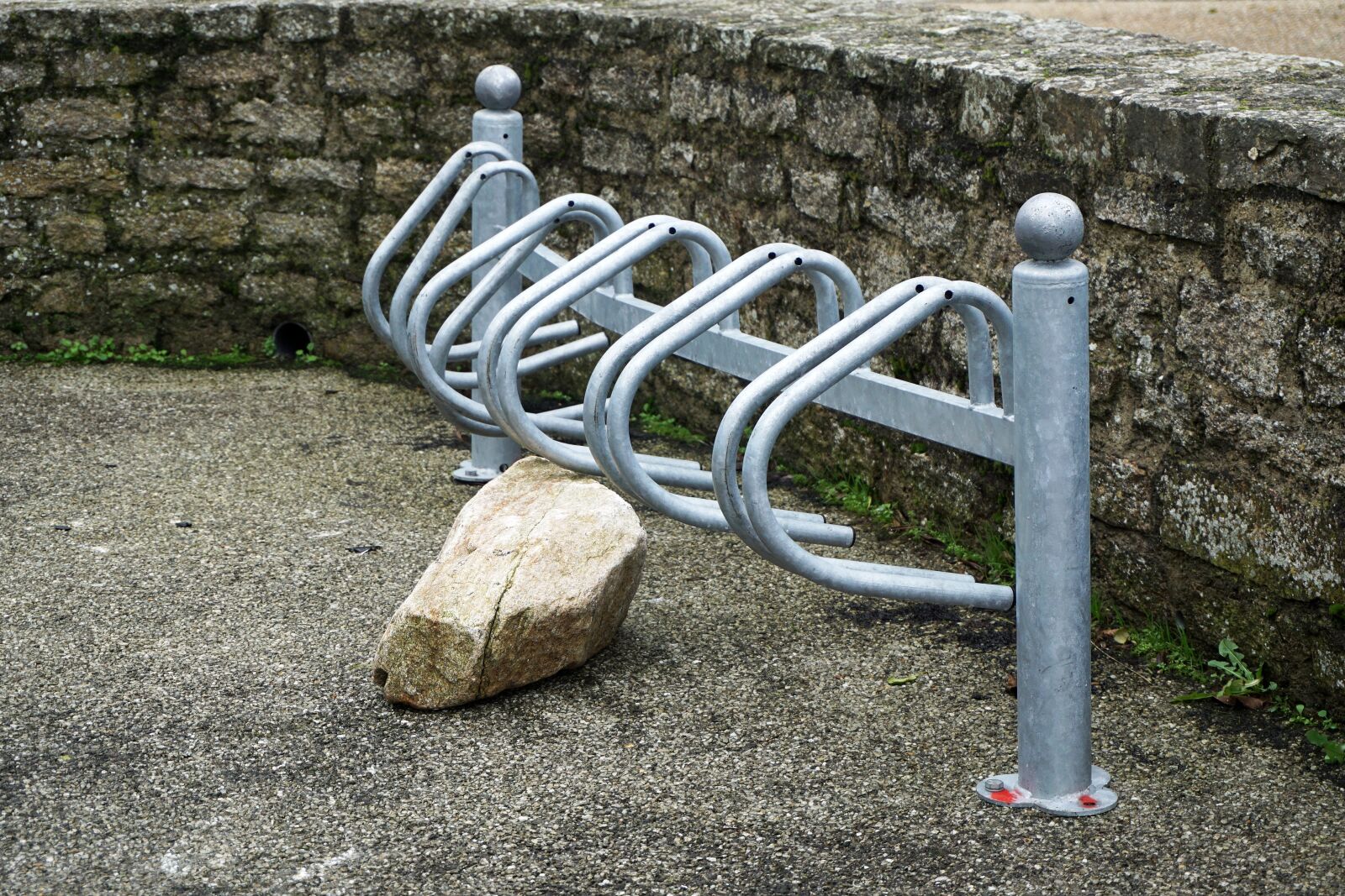 Sony a6000 sample photo. Parking for bikes, bikes photography
