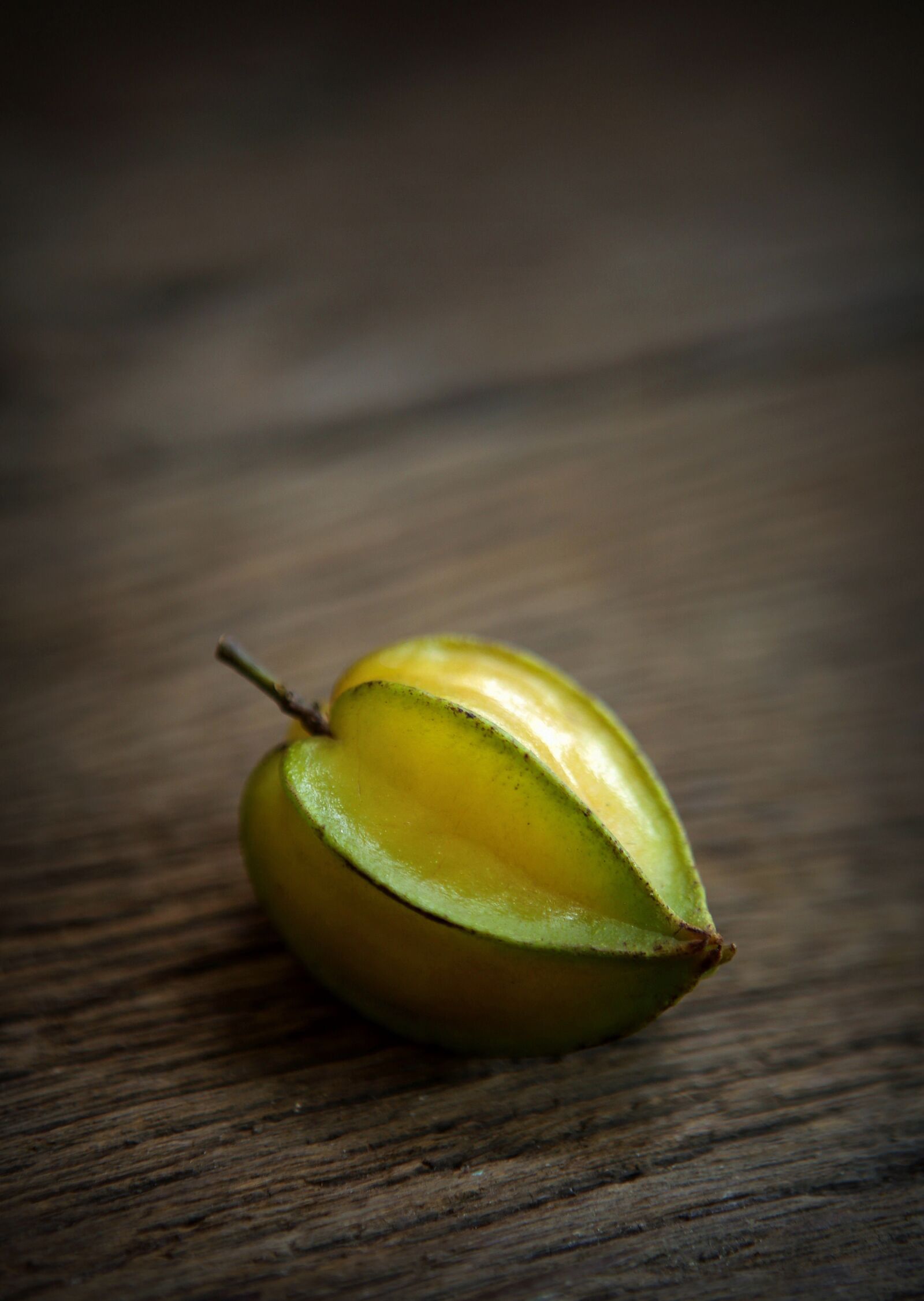 Canon EOS 6D + Canon EF 24-70mm F2.8L USM sample photo. Fruit, star apple, yellow photography