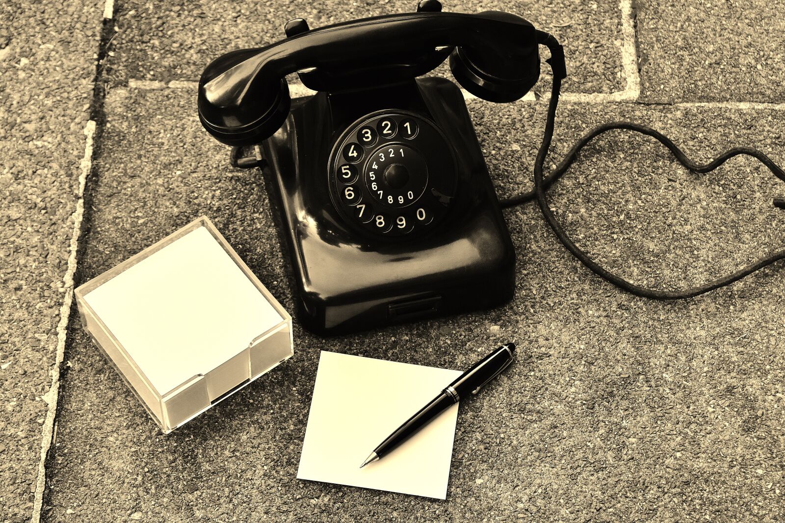 Nikon D7200 sample photo. Phone, old, year built 1955 photography