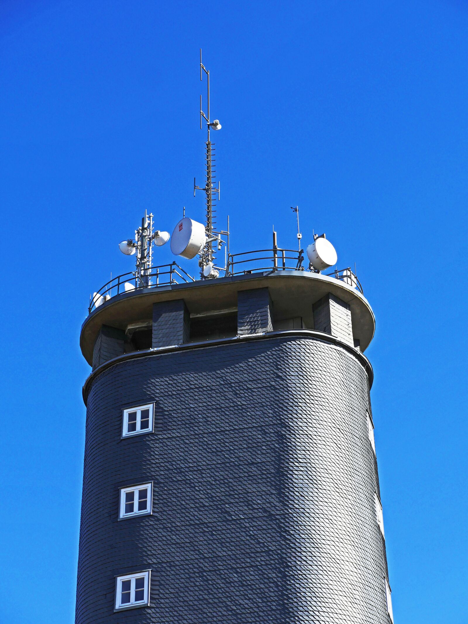 Panasonic Lumix DMC-GX8 sample photo. Telecommunication tower, high done photography