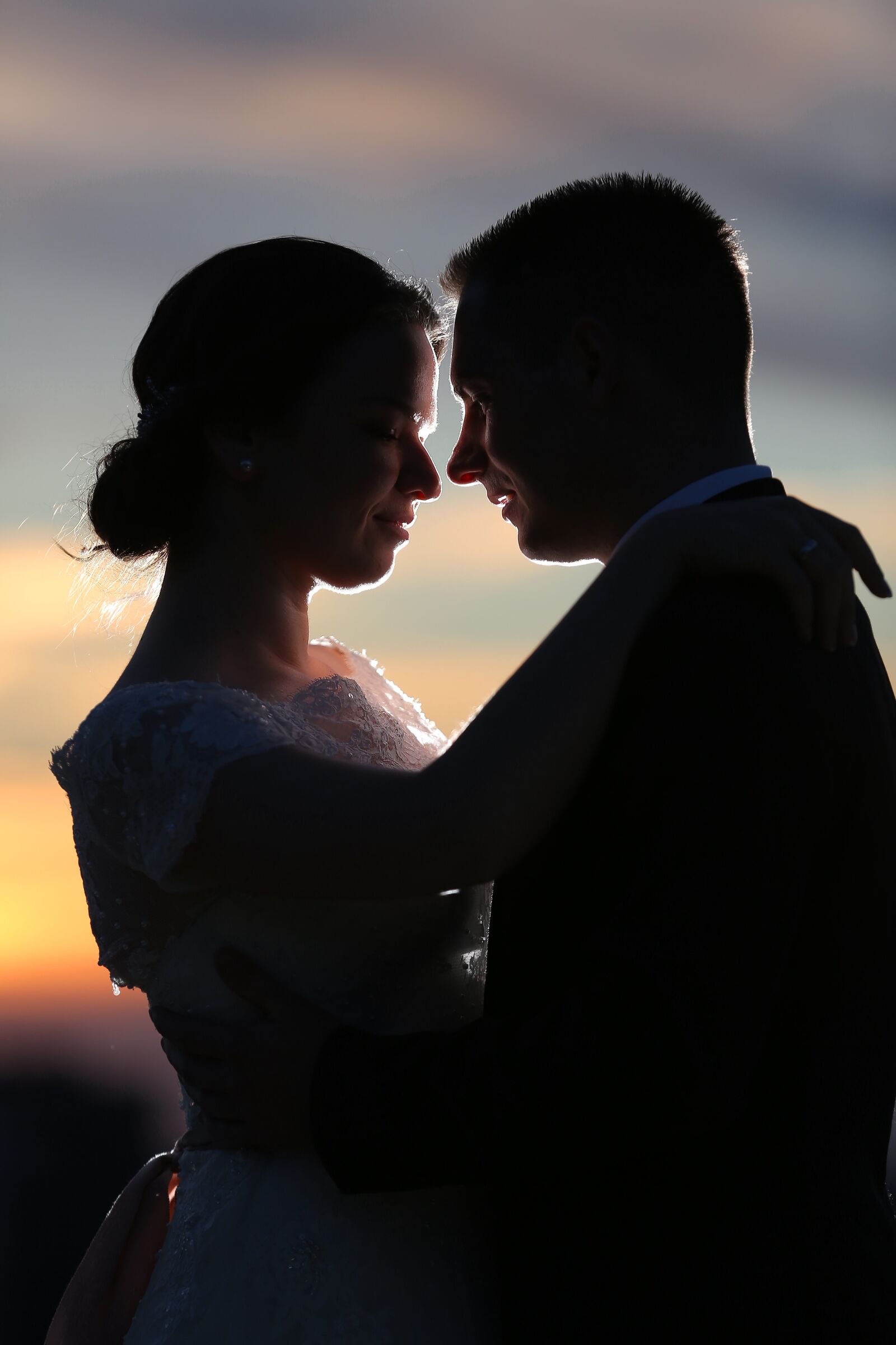 Canon EOS 5D Mark III sample photo. Hugging, shoulder, hug, love photography