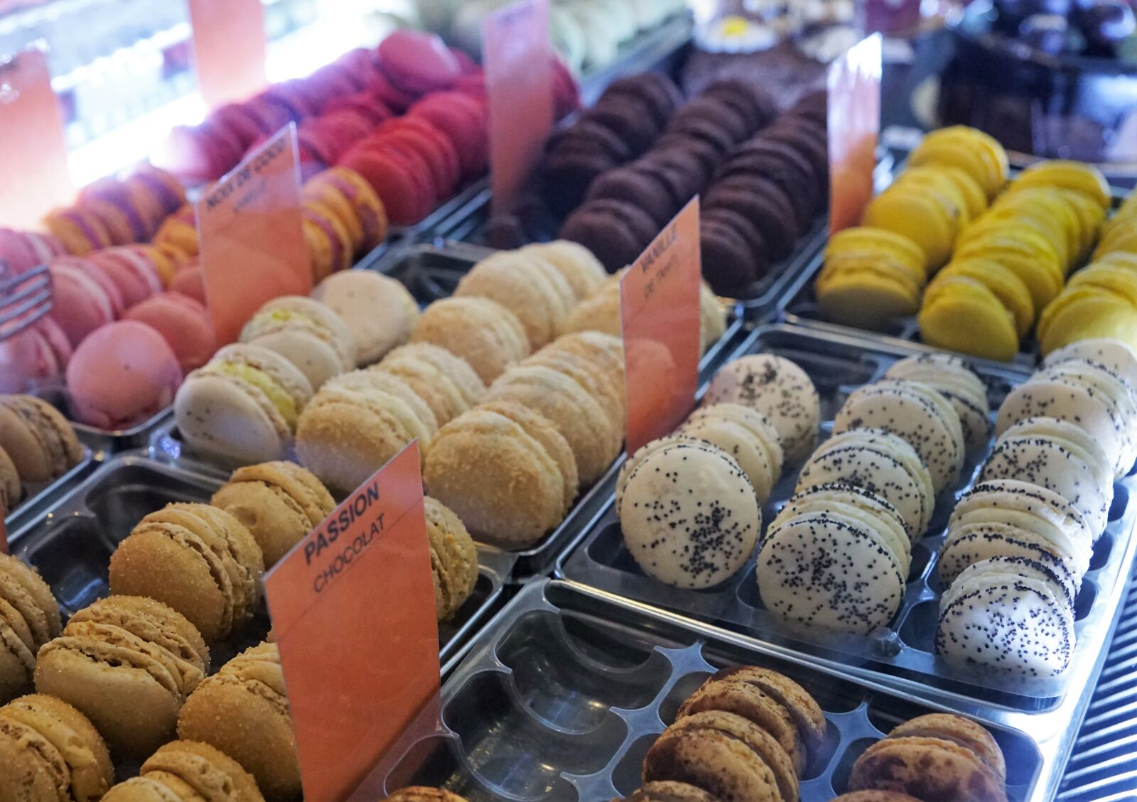 Sony ILCA-77M2 + Sony DT 16-50mm F2.8 SSM sample photo. Macarons, french, france photography