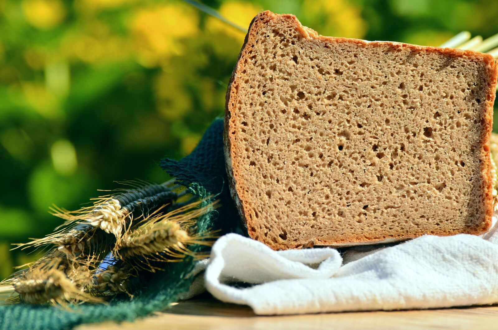 Nikon D5100 sample photo. Bread, cereals, bake photography