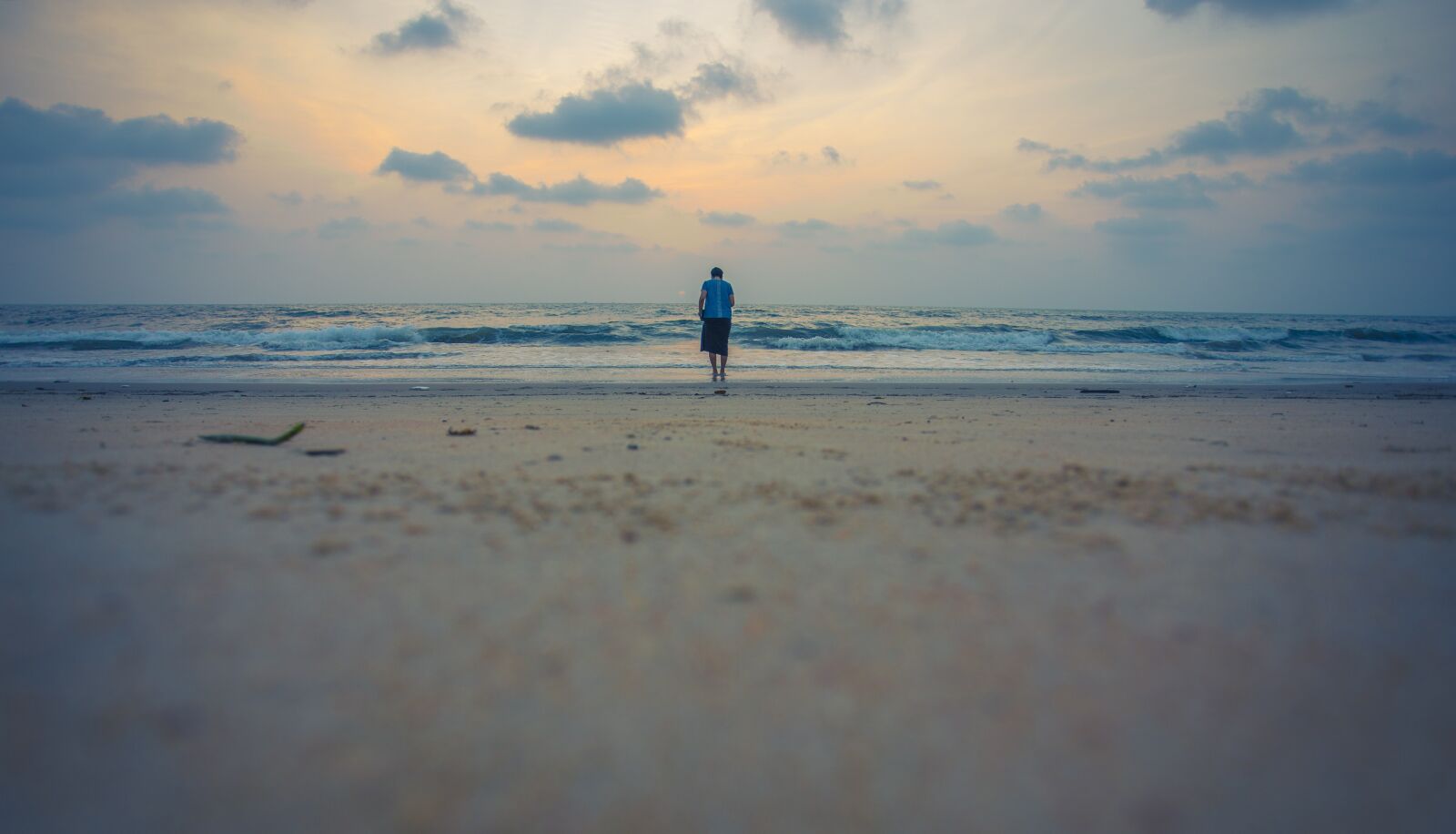 Canon EOS 6D sample photo. Beach, walk, girl photography