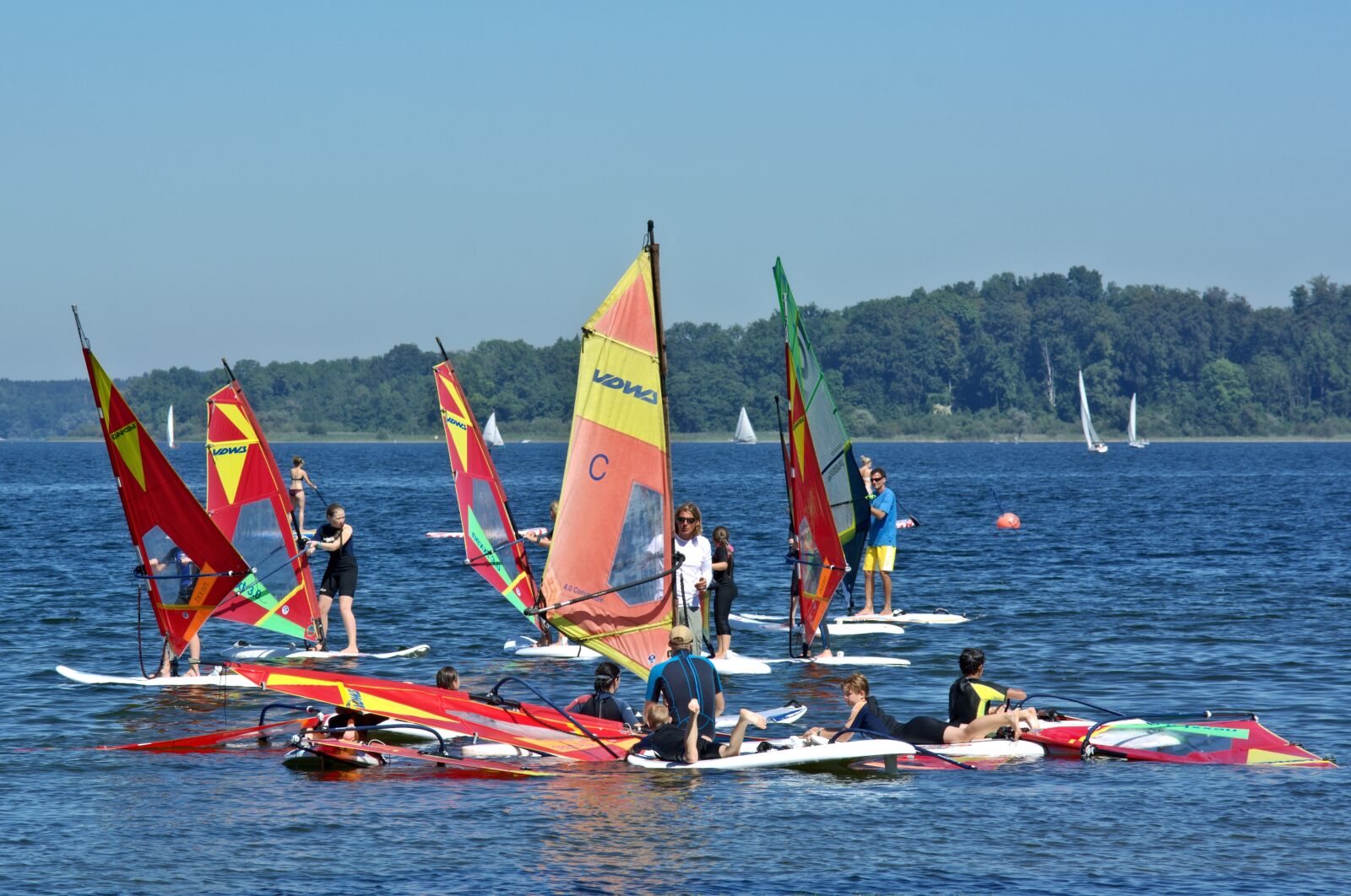 55.0-200.0mm f/4.0-f/5.6 sample photo. Surfing, windsurfing, sport photography