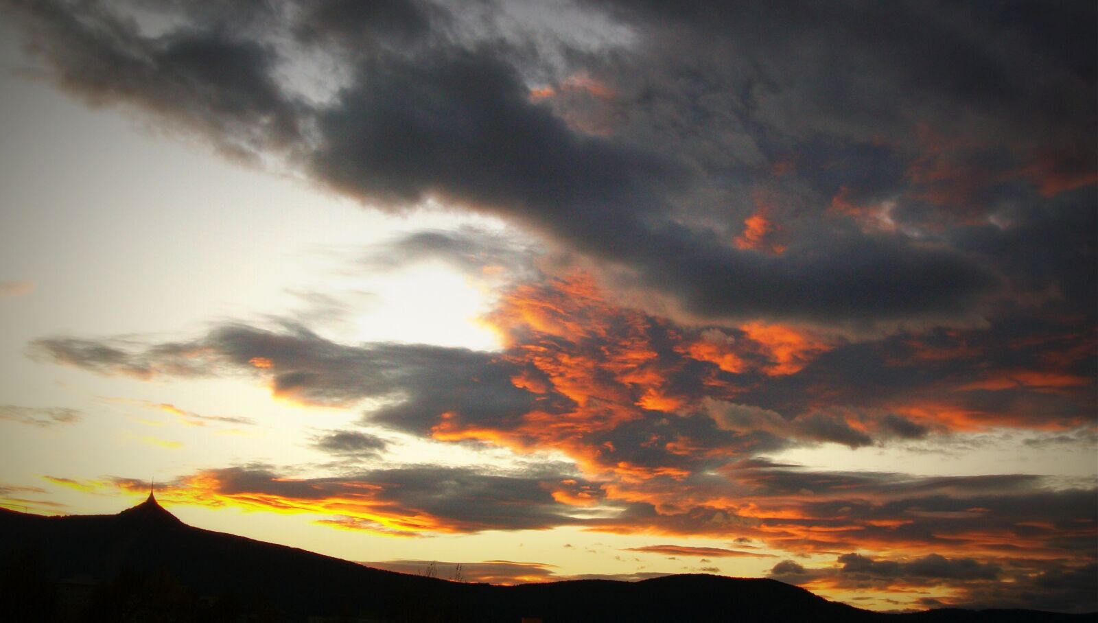 Kodak EASYSHARE C1013 DIGITAL CAMERA sample photo. Sky, clouds, evening photography