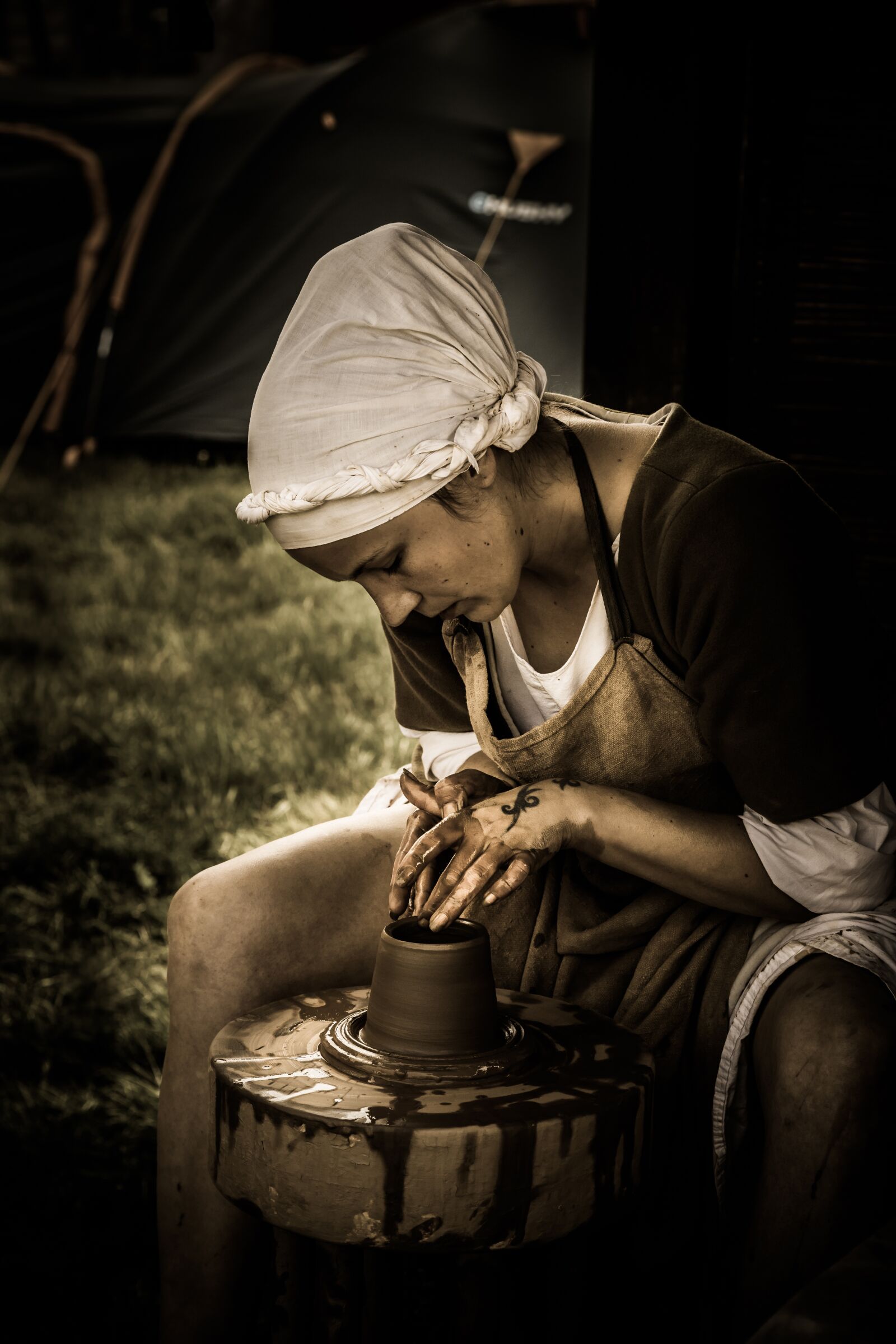 Canon EF 24-105mm F4L IS USM sample photo. Medieval, craftsman, history photography