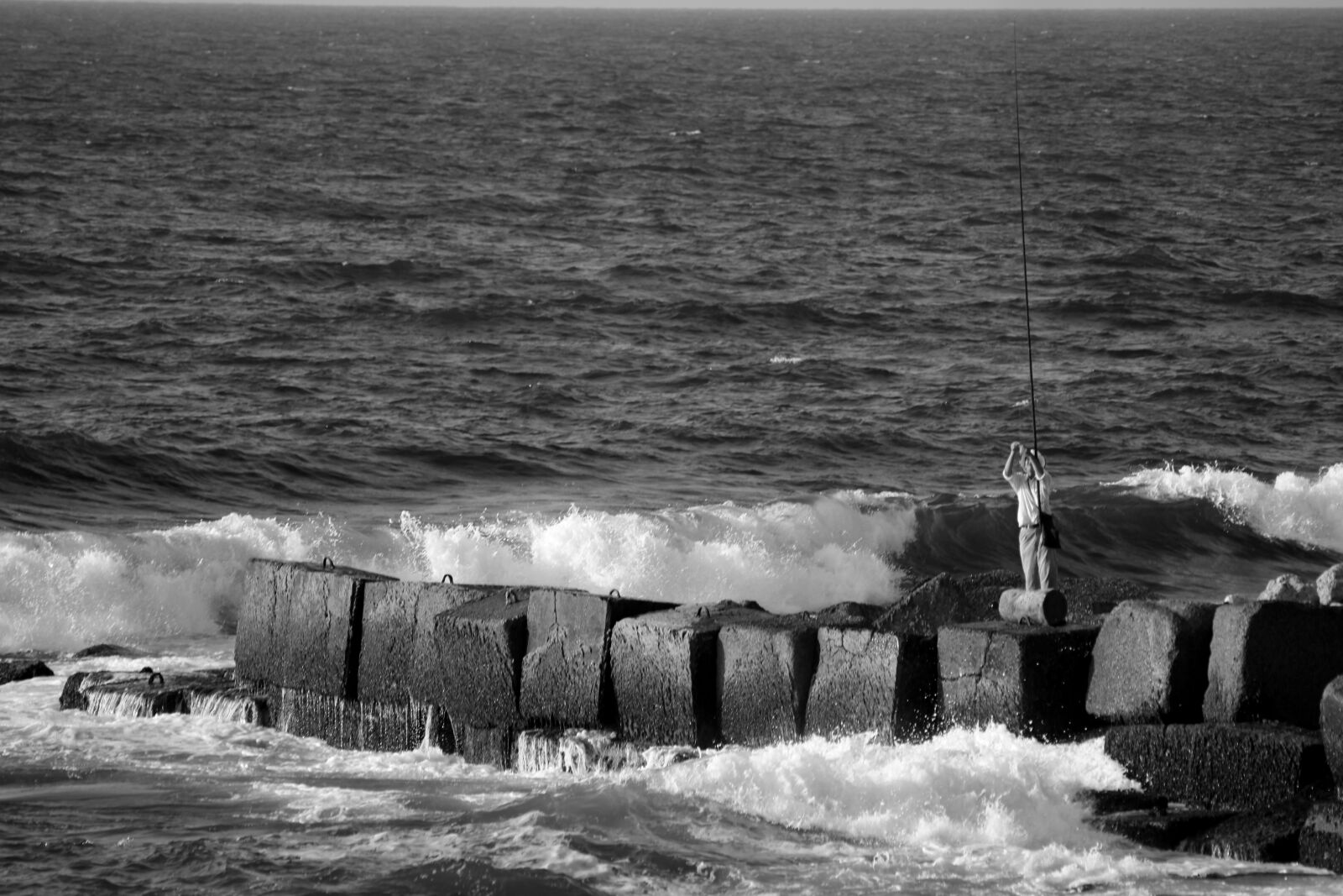 Canon EOS 600D (Rebel EOS T3i / EOS Kiss X5) sample photo. Nature, sea, fisherman photography