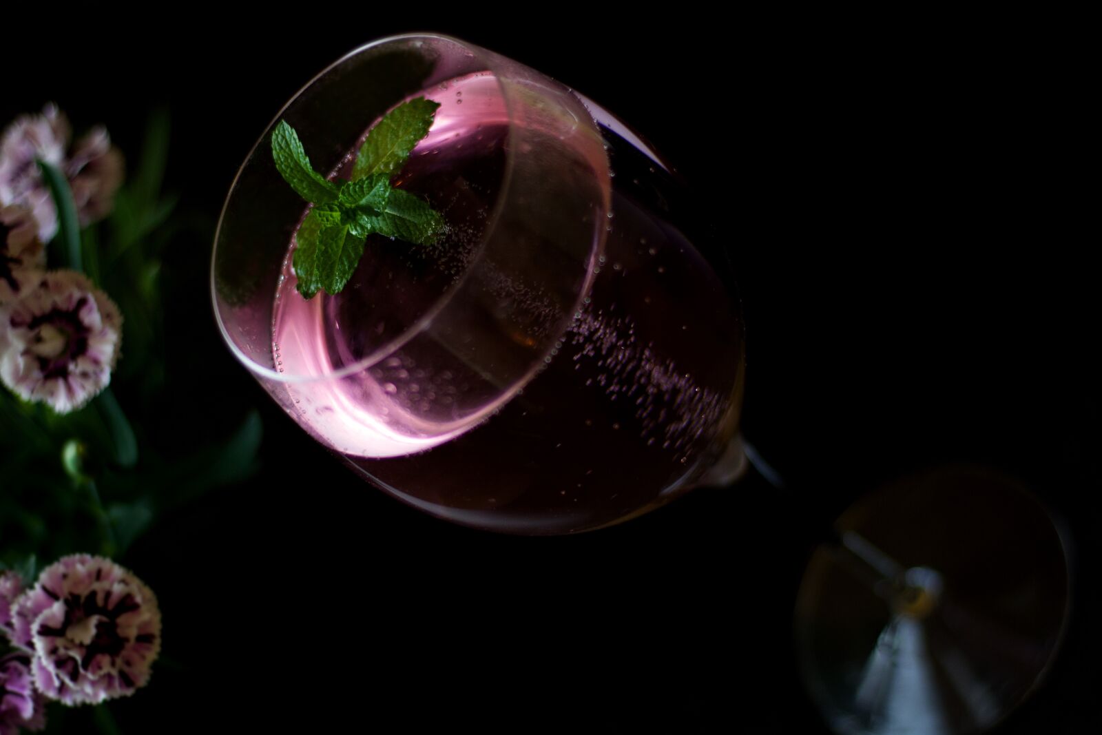 Canon EOS 600D (Rebel EOS T3i / EOS Kiss X5) + Canon EF 50mm F1.8 STM sample photo. Drink, glass, alcohol photography