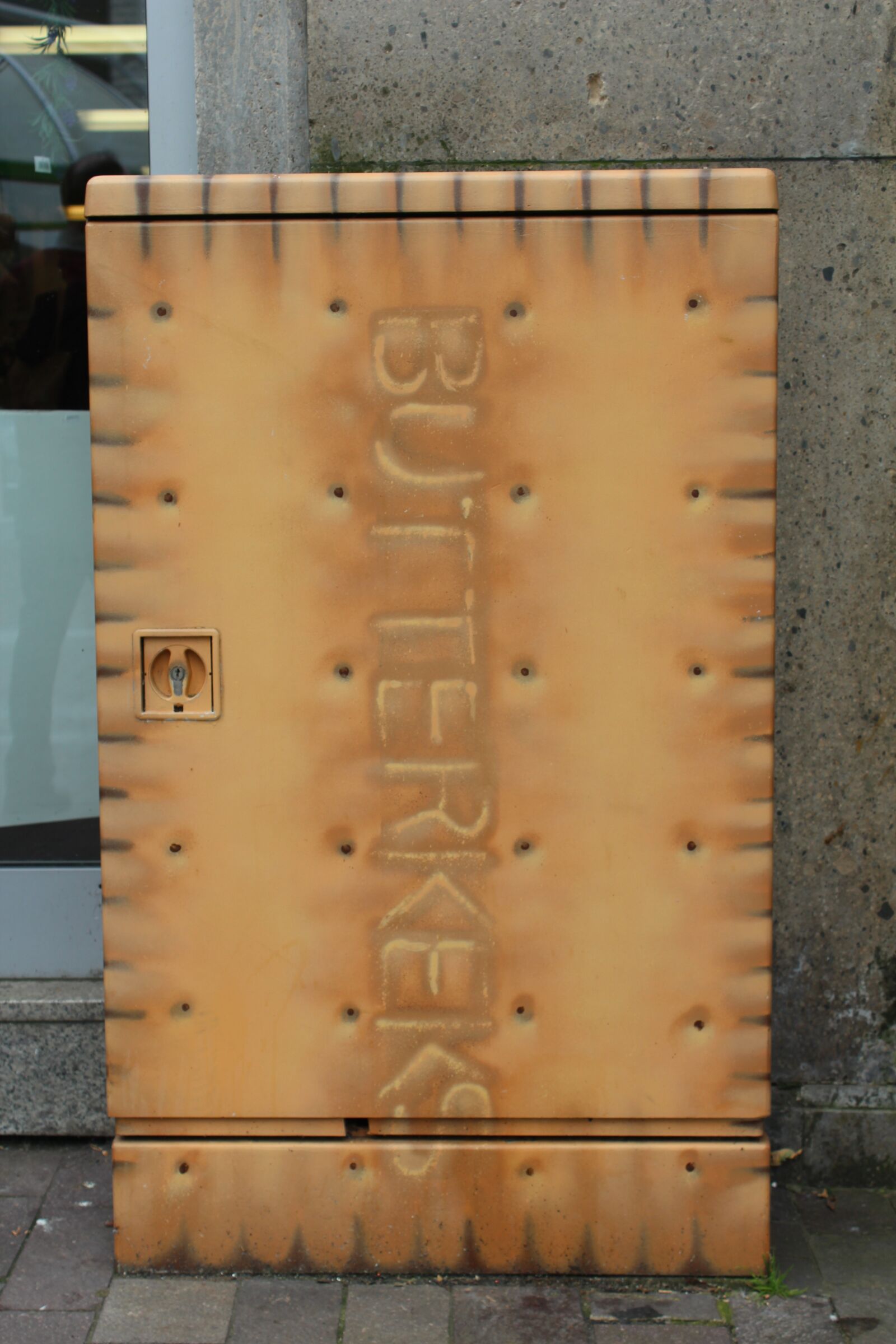 Canon EOS 600D (Rebel EOS T3i / EOS Kiss X5) sample photo. Butter biscuit, telekom, distribution photography