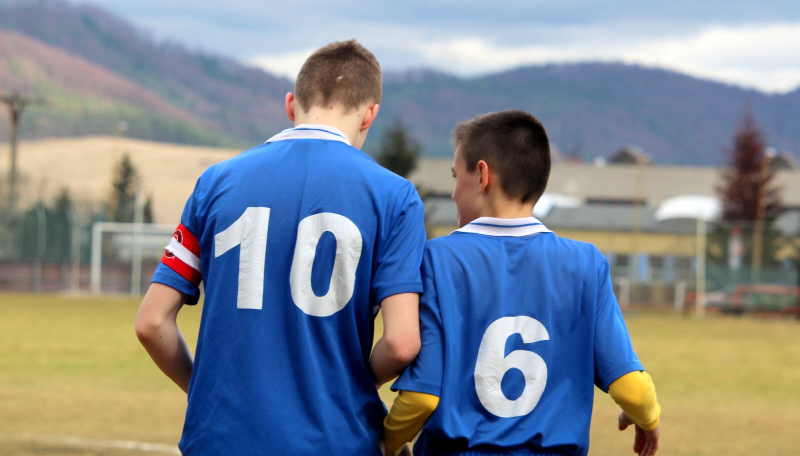 Canon EF-S 55-250mm F4-5.6 IS STM sample photo. Football, captain, children photography