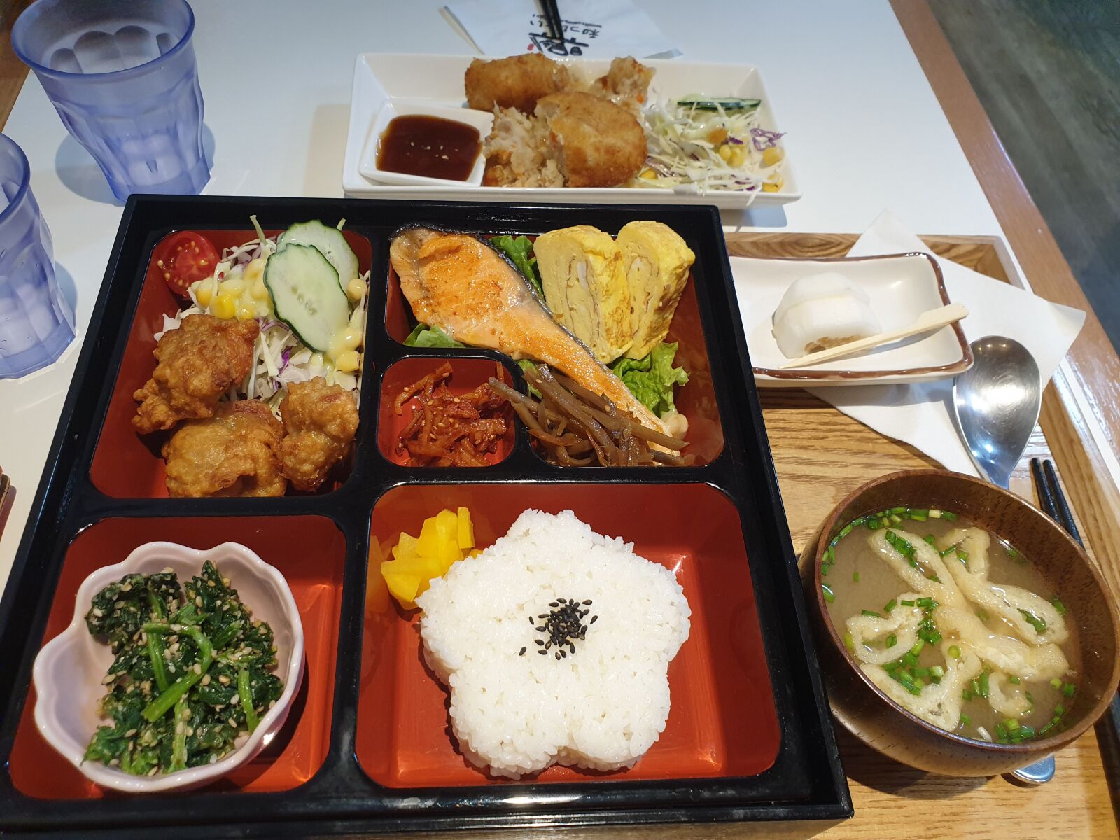 Samsung Galaxy S9+ sample photo. Japanese food, lunch box photography