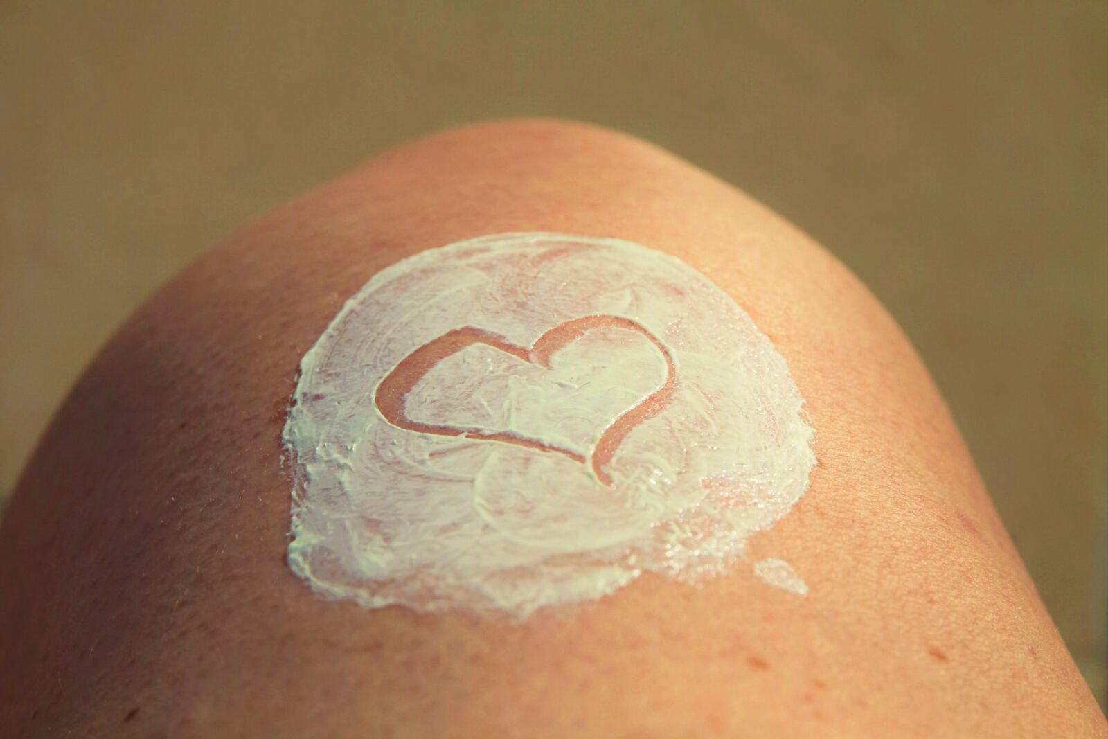 Canon EOS 50D sample photo. Sunblock, skincare, healthy skin photography