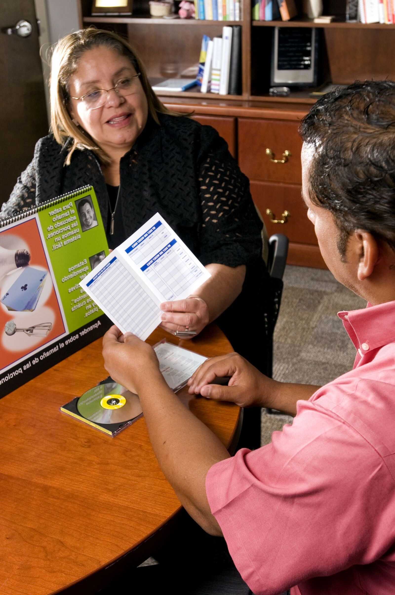 Nikon D300 sample photo. Health, worker, answers, questions photography