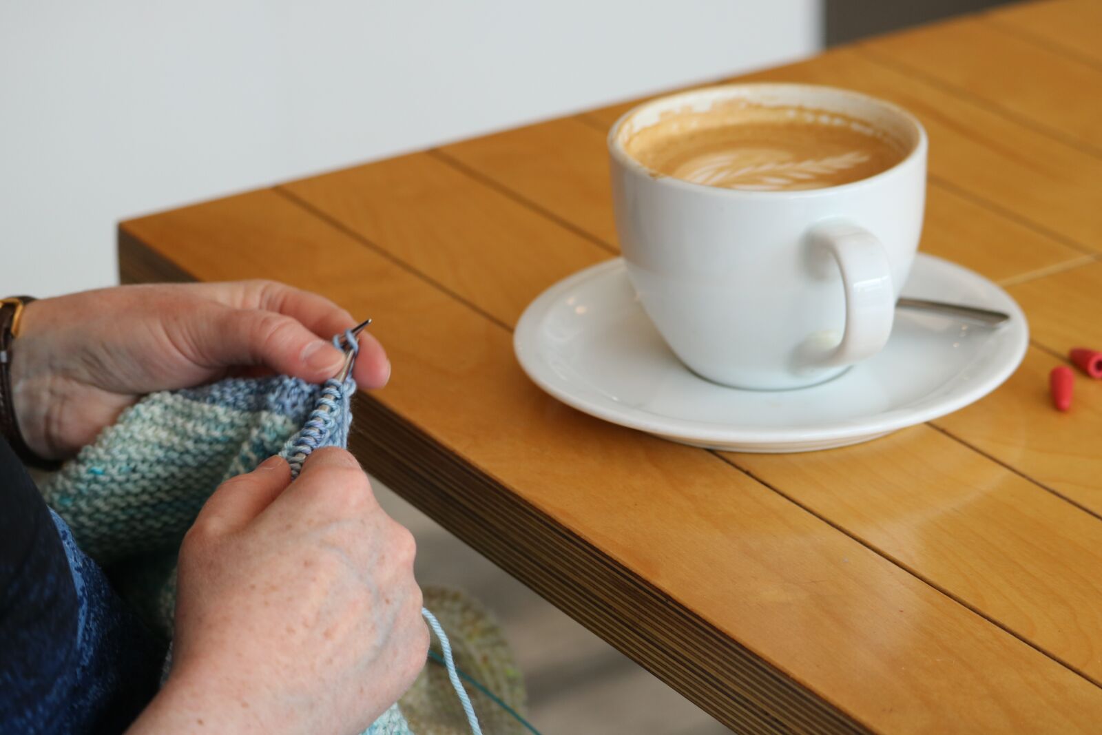 Canon EOS 760D (EOS Rebel T6s / EOS 8000D) sample photo. Coffee, knitting, wool photography