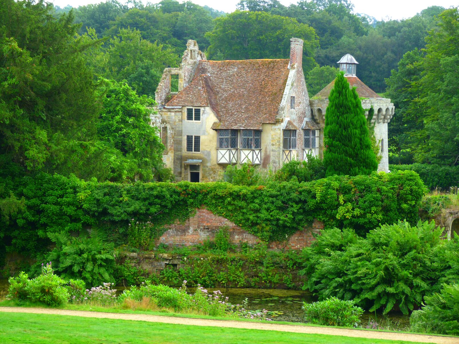 Panasonic Lumix DMC-FZ40 (Lumix DMC-FZ45) sample photo. Landscape, castle, scotney photography