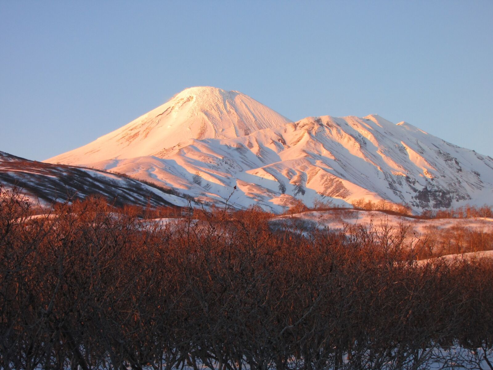 Canon PowerShot SX1 IS sample photo. The volcano avachinsky, kamchatka photography