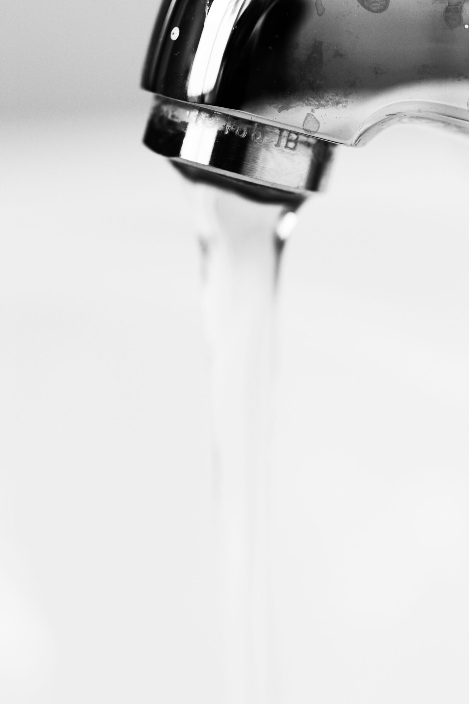 Canon EOS 7D Mark II sample photo. Water, bathroom, bath photography