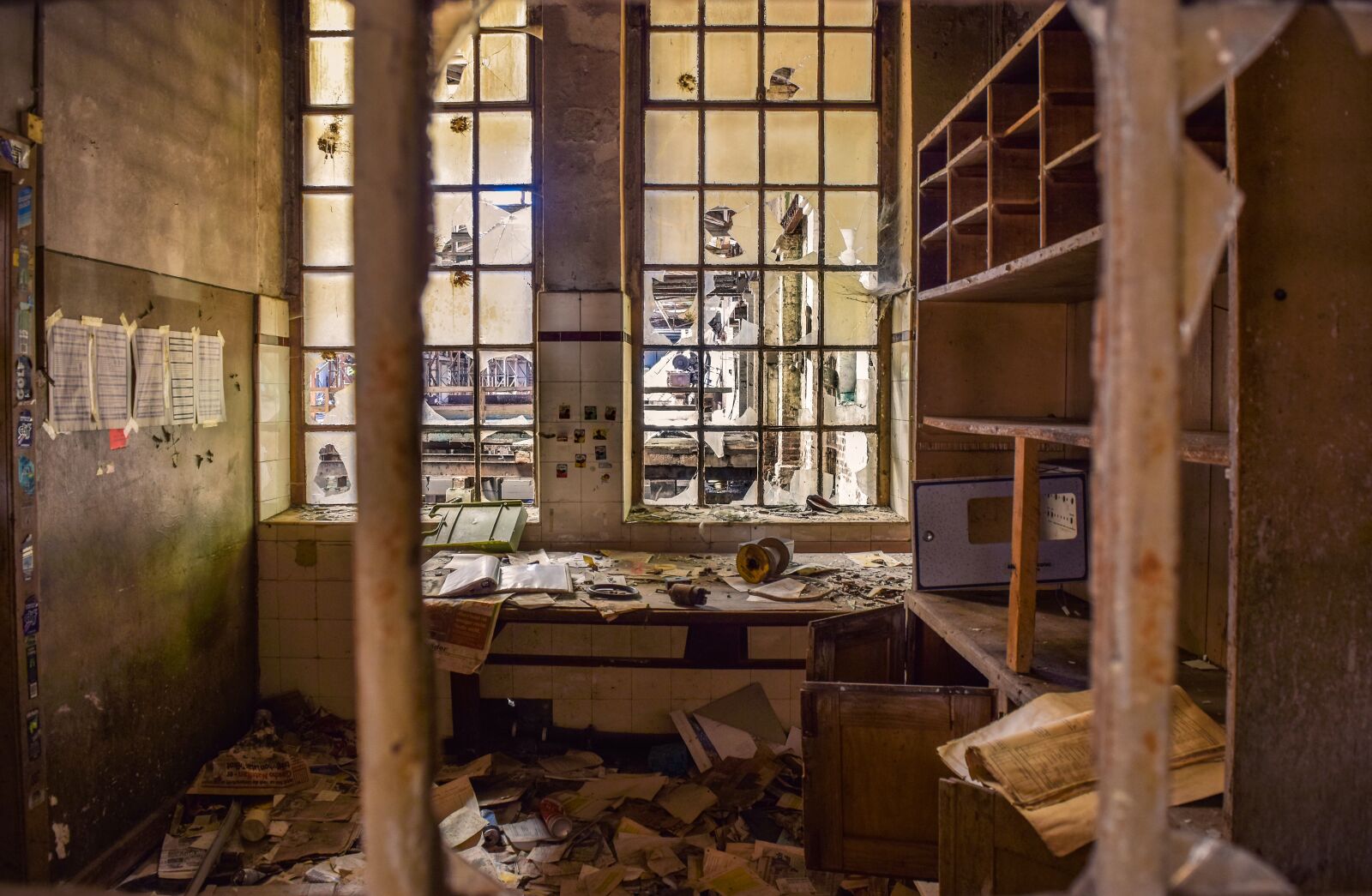 Nikon D3300 sample photo. Lost places, hall, office photography