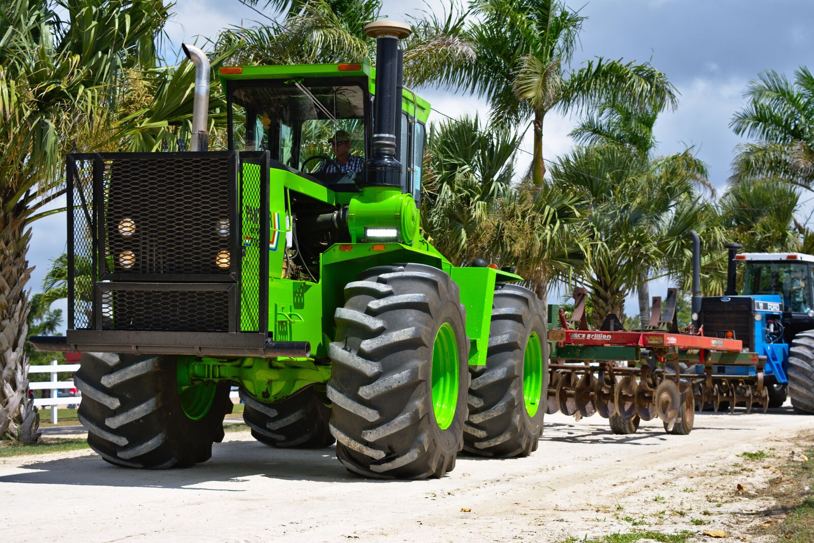 Nikon D7200 sample photo. Tractor, big machine, heavy photography